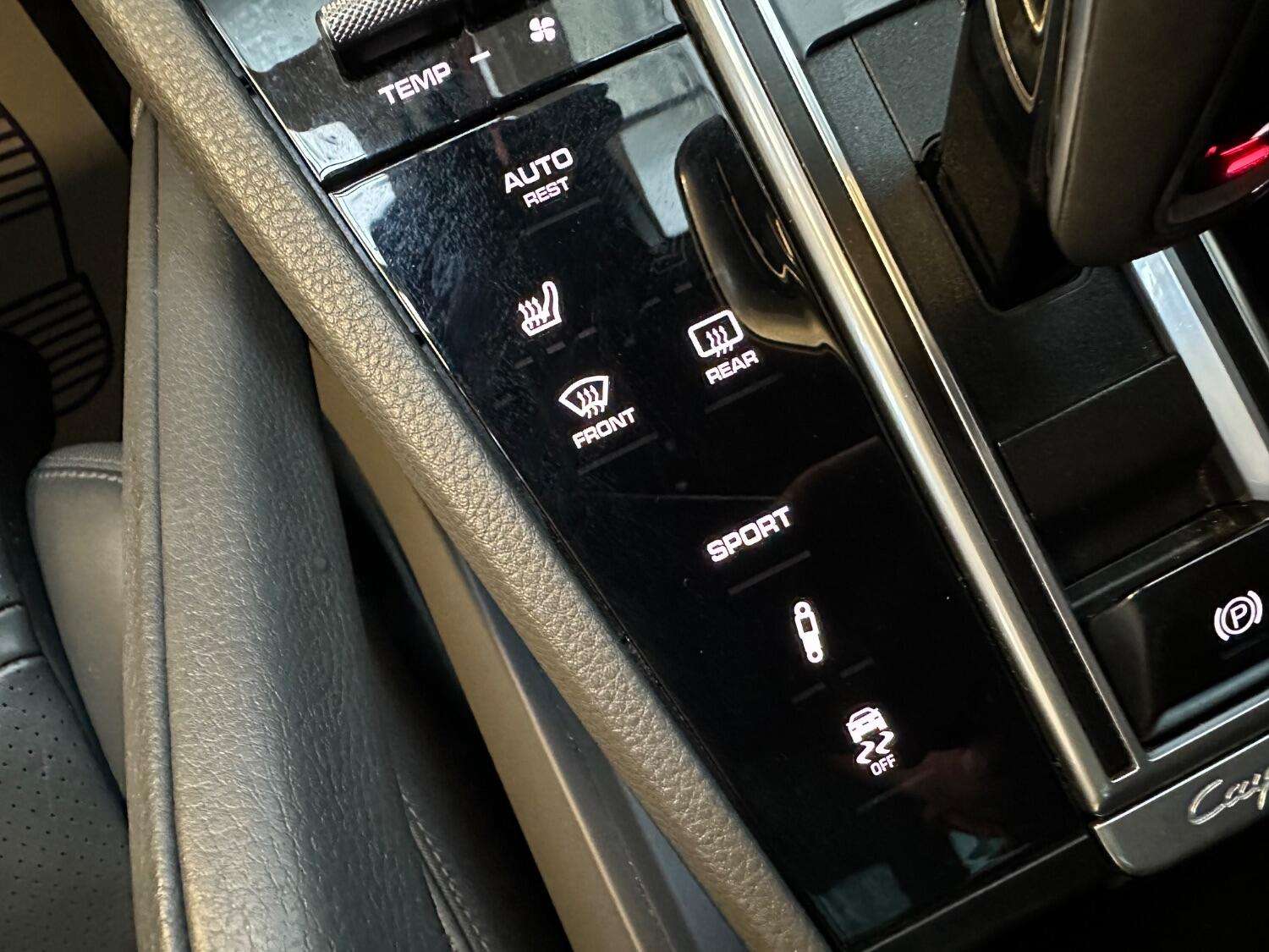 2019 PORSCHE CAYENNE 2019 PORSCHE CAYENNE