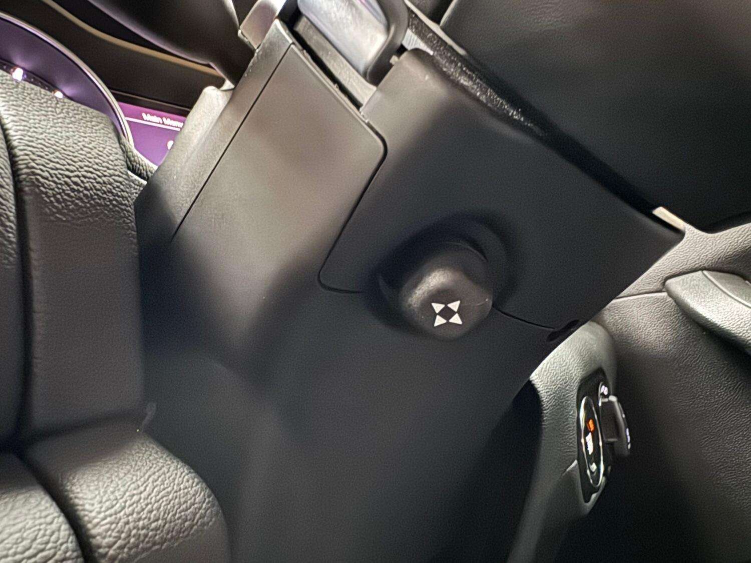 2021 MASERATI LEVANTE 2021 MASERATI LEVANTE