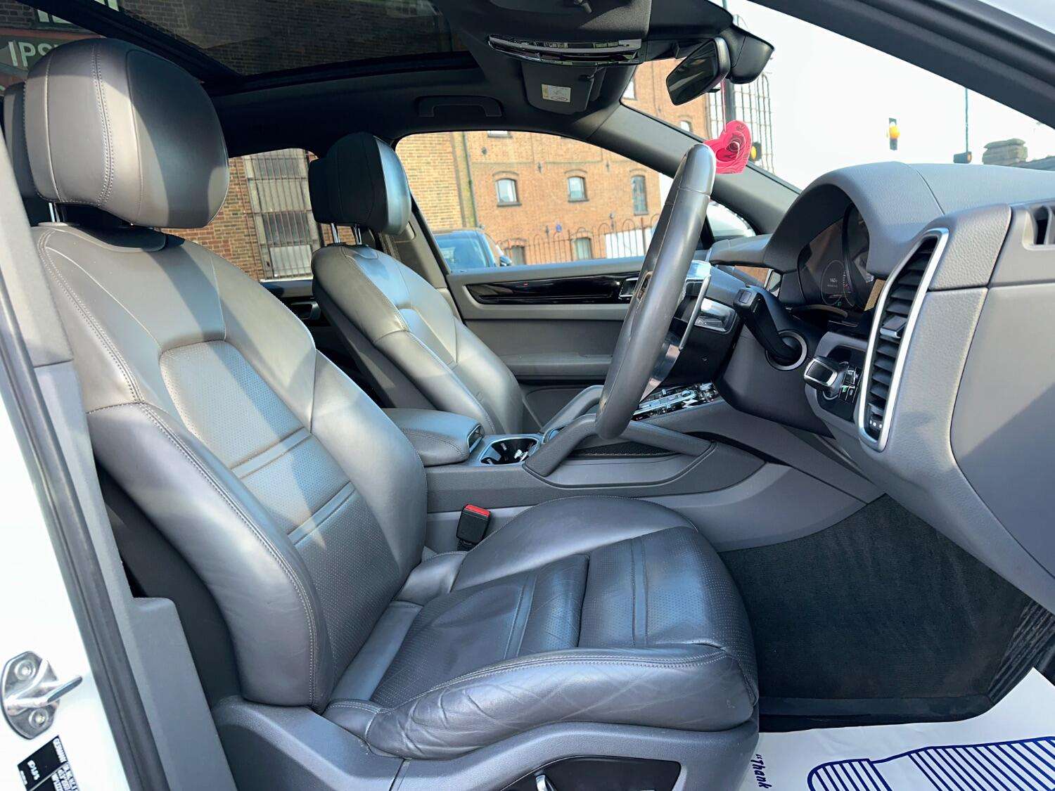 2019 PORSCHE CAYENNE 2019 PORSCHE CAYENNE