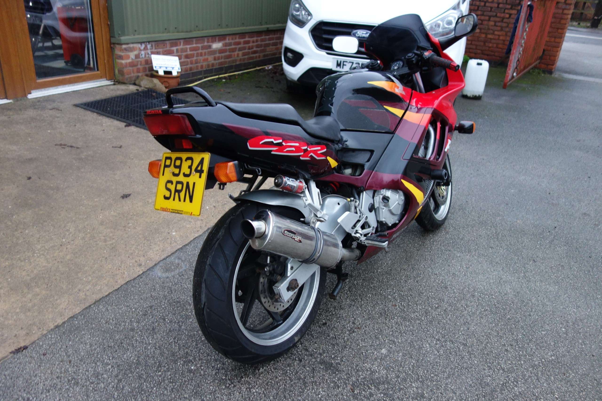 A 1996 HONDA CBR 600 F A 1996 HONDA CBR 600 F