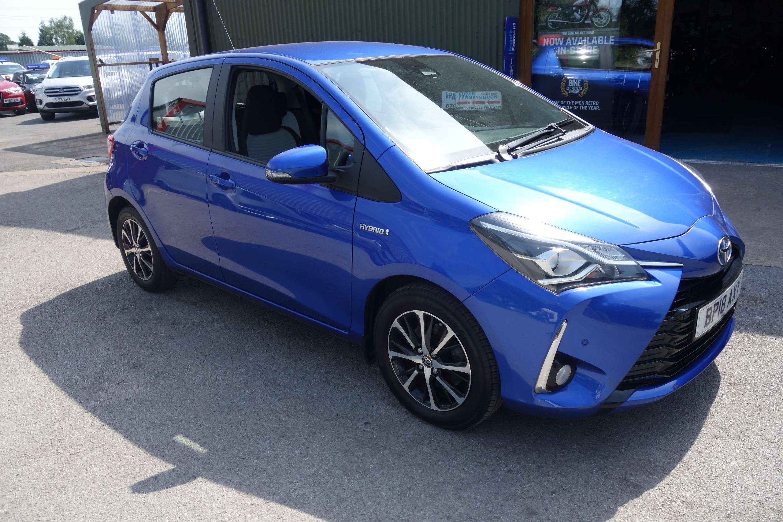 A 2018 TOYOTA YARIS 1.5 VVT-h Icon Tech Hatchback 5dr Petrol Hybrid E-CVT Euro 6 (s/s) (100 ps) A 2018 TOYOTA YARIS 1.5 VVT-h Icon Tech Hatchback 5dr Petrol Hybrid E-CVT Euro 6 (s/s) (100 ps)