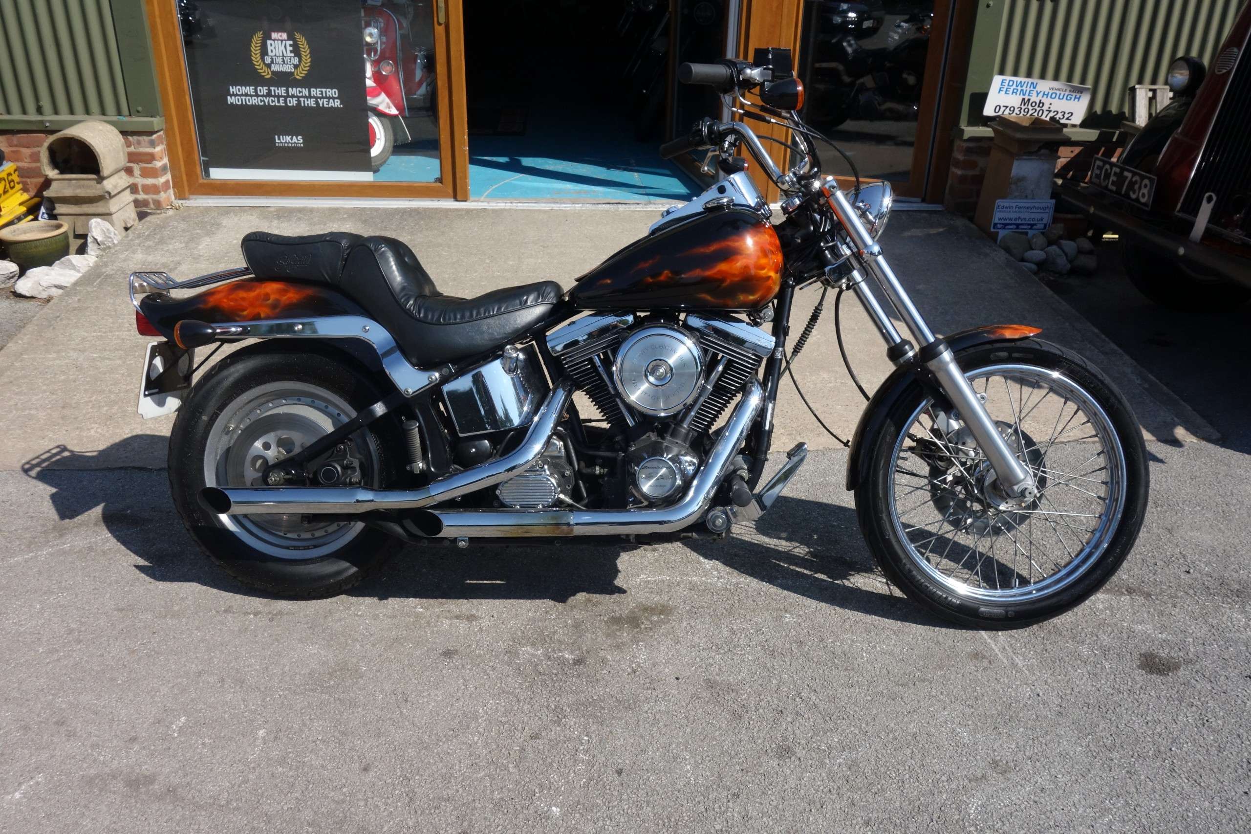 A 1991 HARLEY-DAVIDSON FXSTC Softail 1340 A 1991 HARLEY-DAVIDSON FXSTC Softail 1340