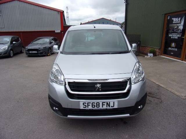 A 2019 PEUGEOT PARTNER HORIZON RE BLUE HDI S/S A 2019 PEUGEOT PARTNER HORIZON RE BLUE HDI S/S