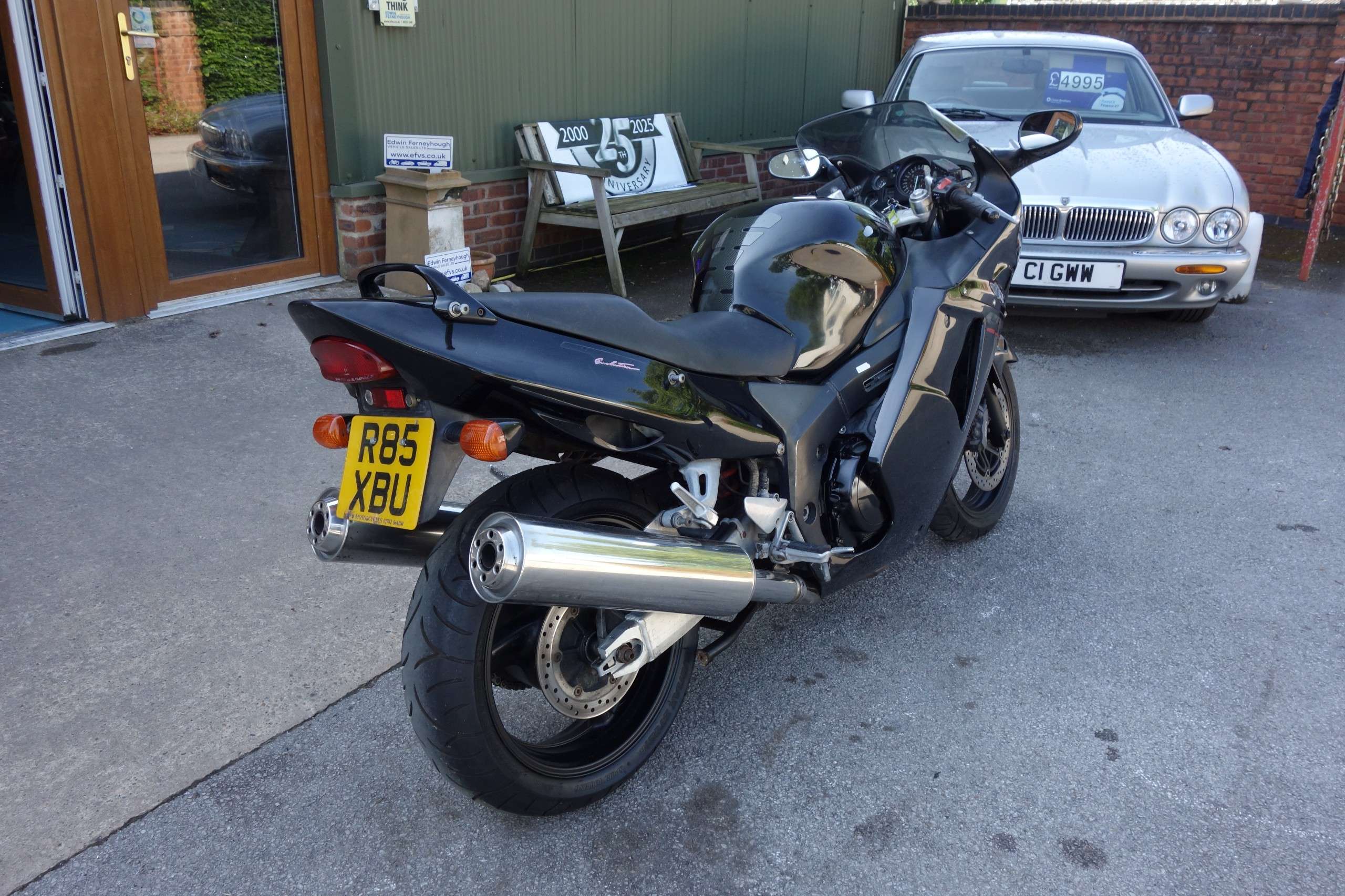 A 1997 HONDA CBR1100XX Super Blackbird A 1997 HONDA CBR1100XX Super Blackbird