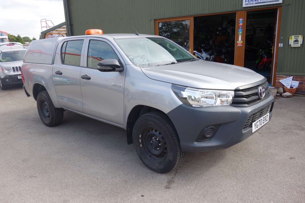 Check out this Toyota Hilux 2020 Diesel Manual