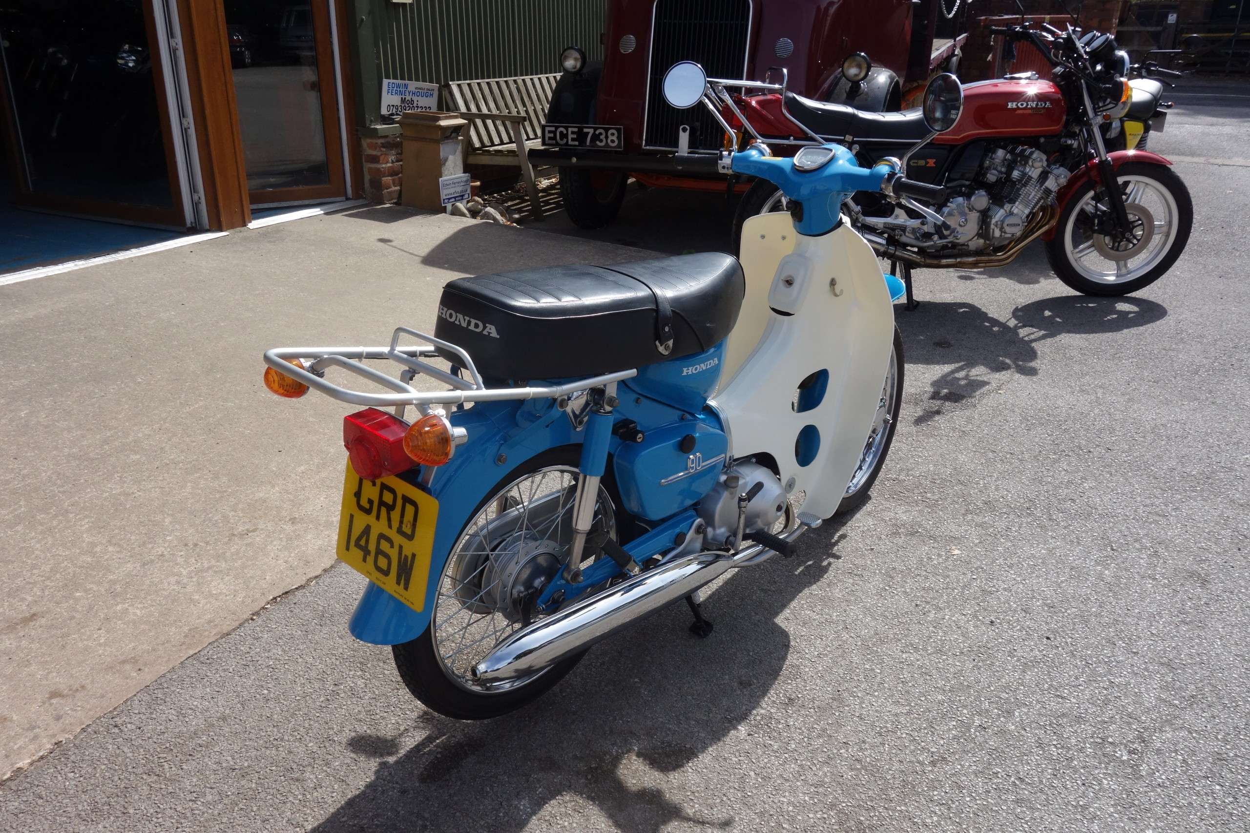 A 1980 HONDA C90 CUB A 1980 HONDA C90 CUB