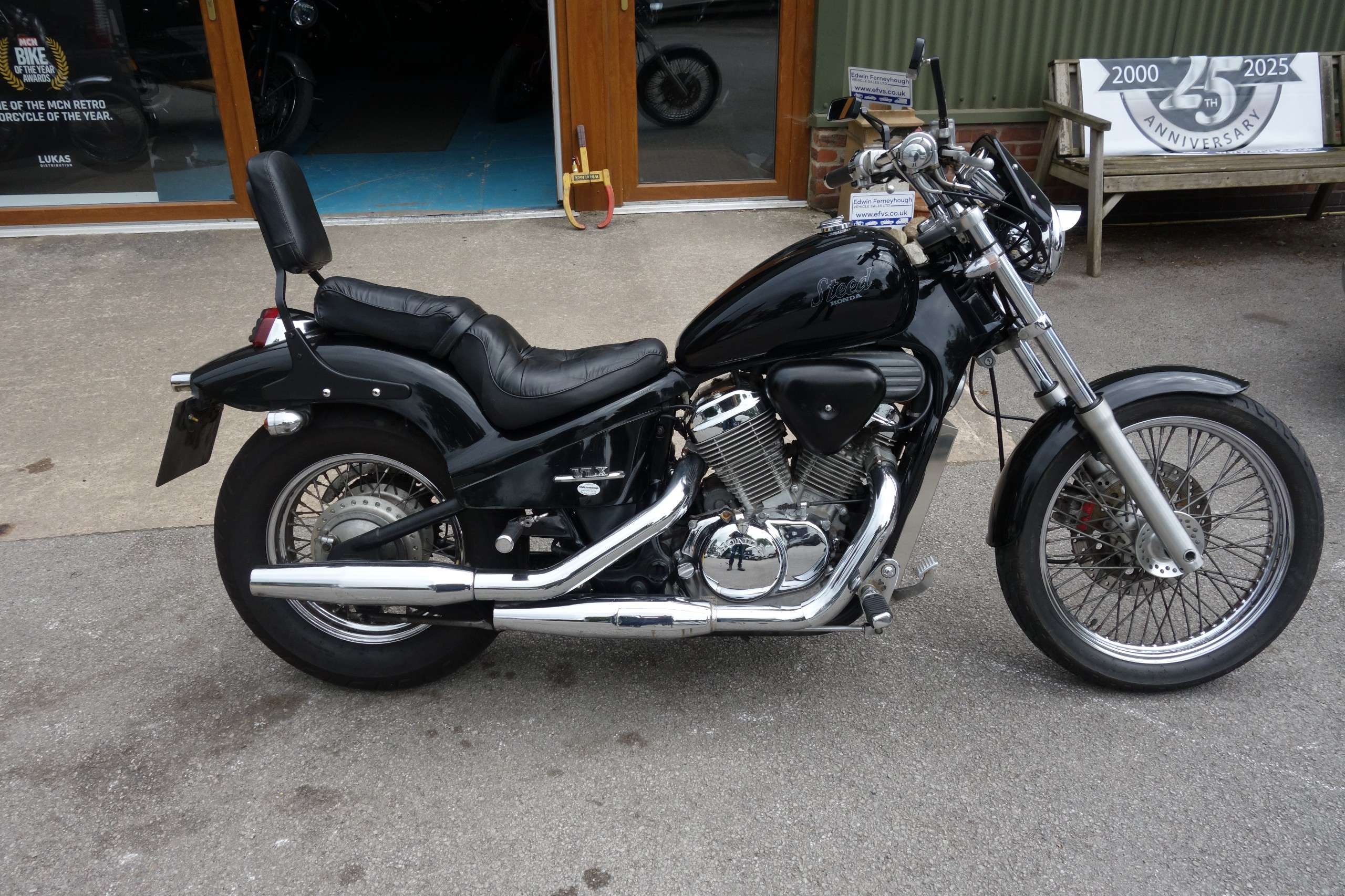 A 1992 HONDA VLX 600 Shadow A 1992 HONDA VLX 600 Shadow