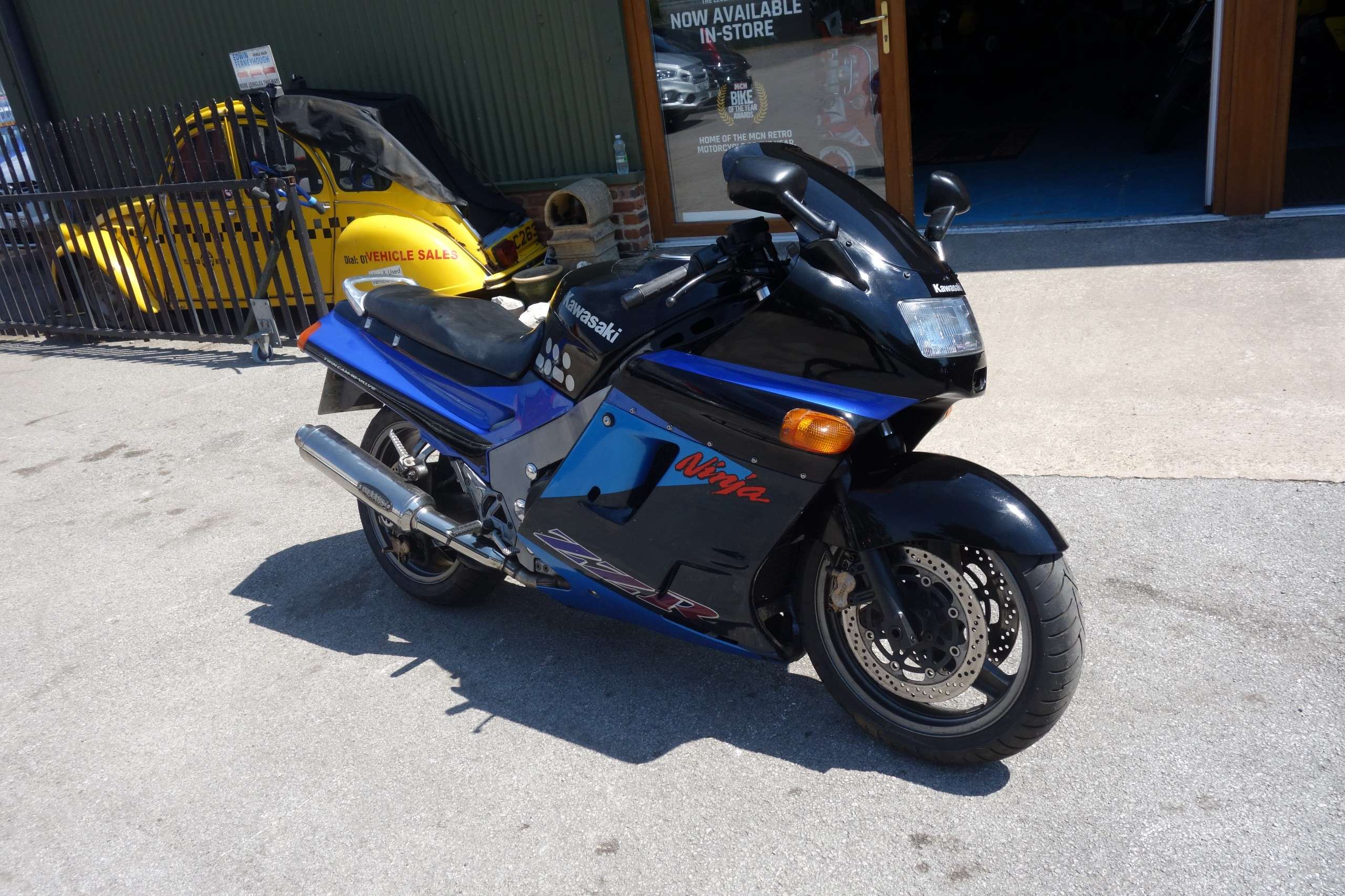 A 1997 KAWASAKI ZZR 1100 Ninja A 1997 KAWASAKI ZZR 1100 Ninja