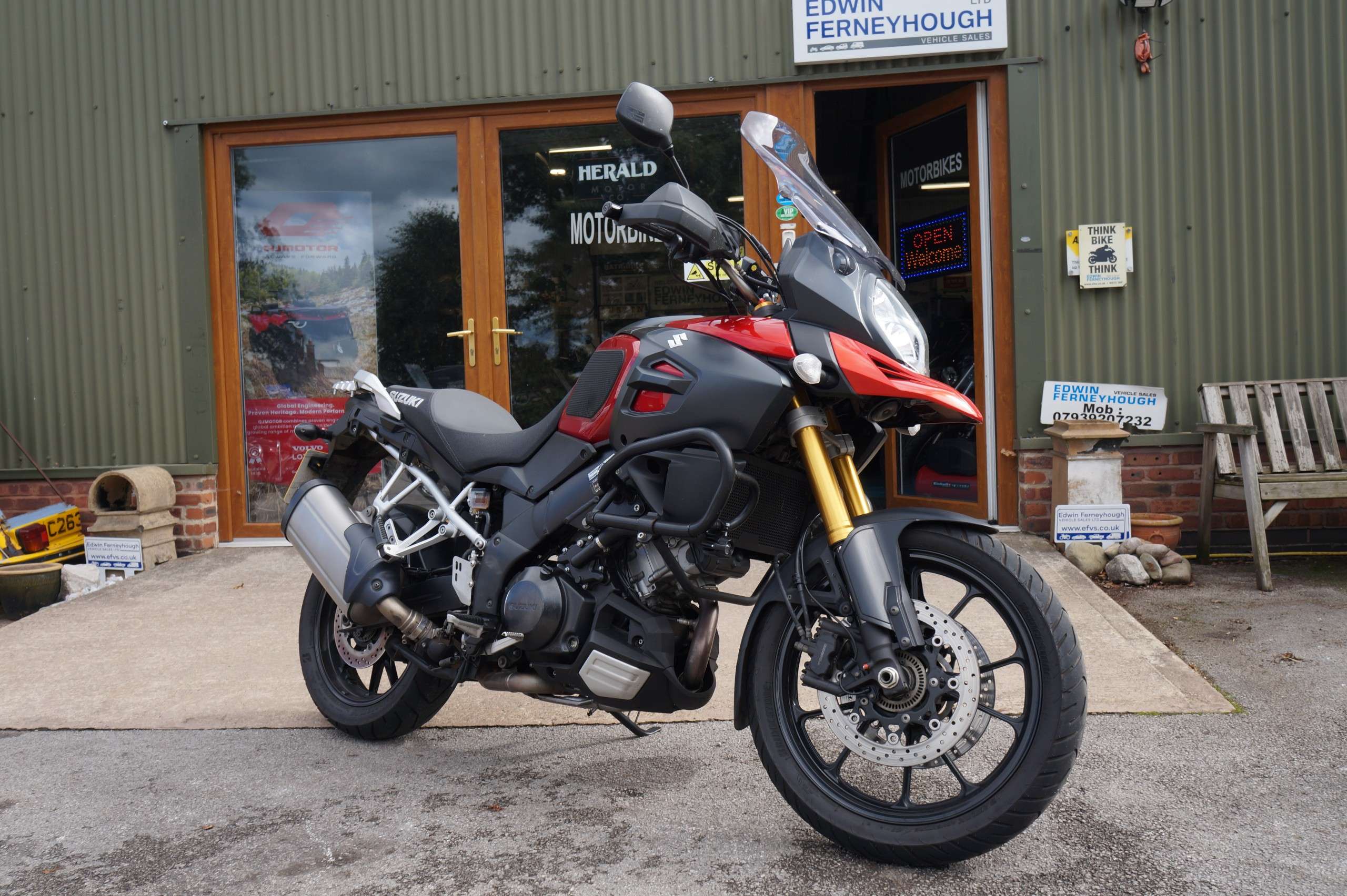 A 2015 SUZUKI V-STROM 1000 1000 Adventure Petrol Manual (101 ps) A 2015 SUZUKI V-STROM 1000 1000 Adventure Petrol Manual (101 ps)