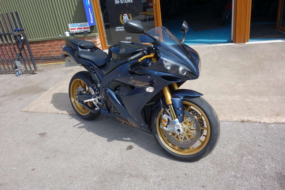 Check out this Yamaha Yzf 2006 Petrol Manual