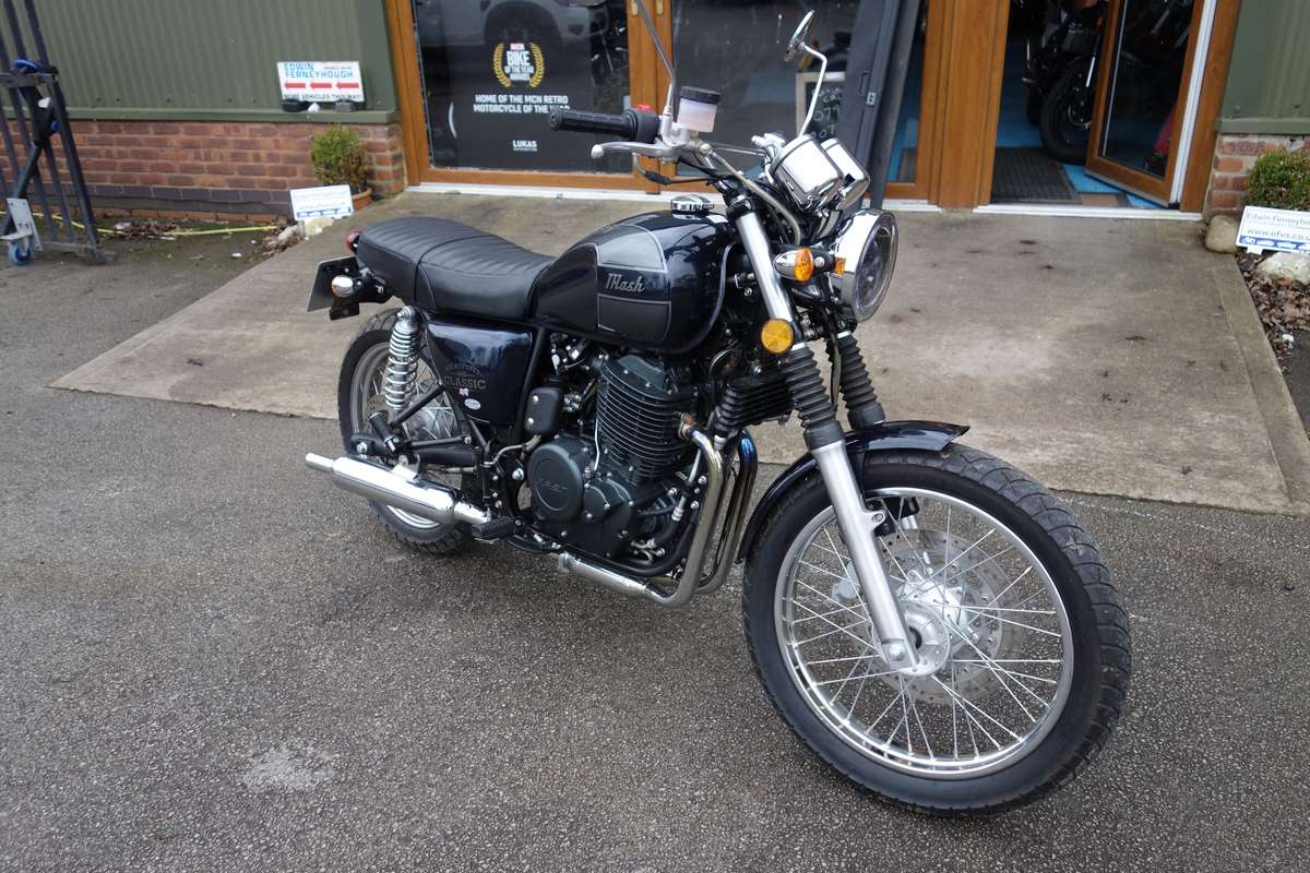 Check out this Mash Classic 2023 Petrol Manual