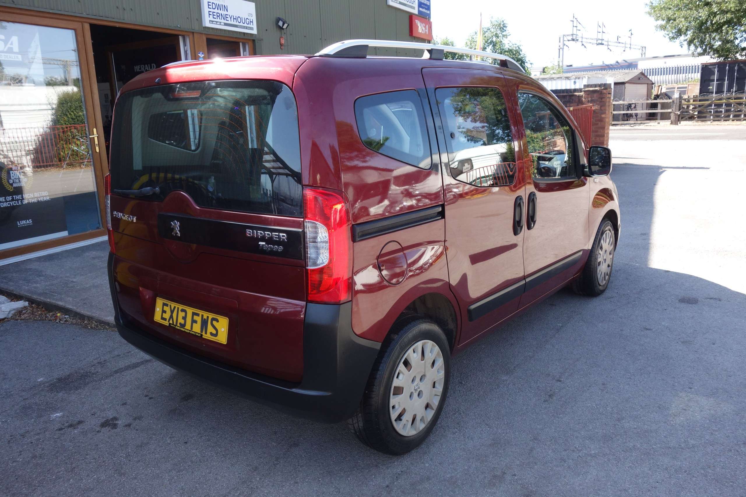 A 2013 PEUGEOT BIPPER TEPEE 1.3 HDi S MPV 5dr Diesel Manual Euro 5 (75 ps) A 2013 PEUGEOT BIPPER TEPEE 1.3 HDi S MPV 5dr Diesel Manual Euro 5 (75 ps)