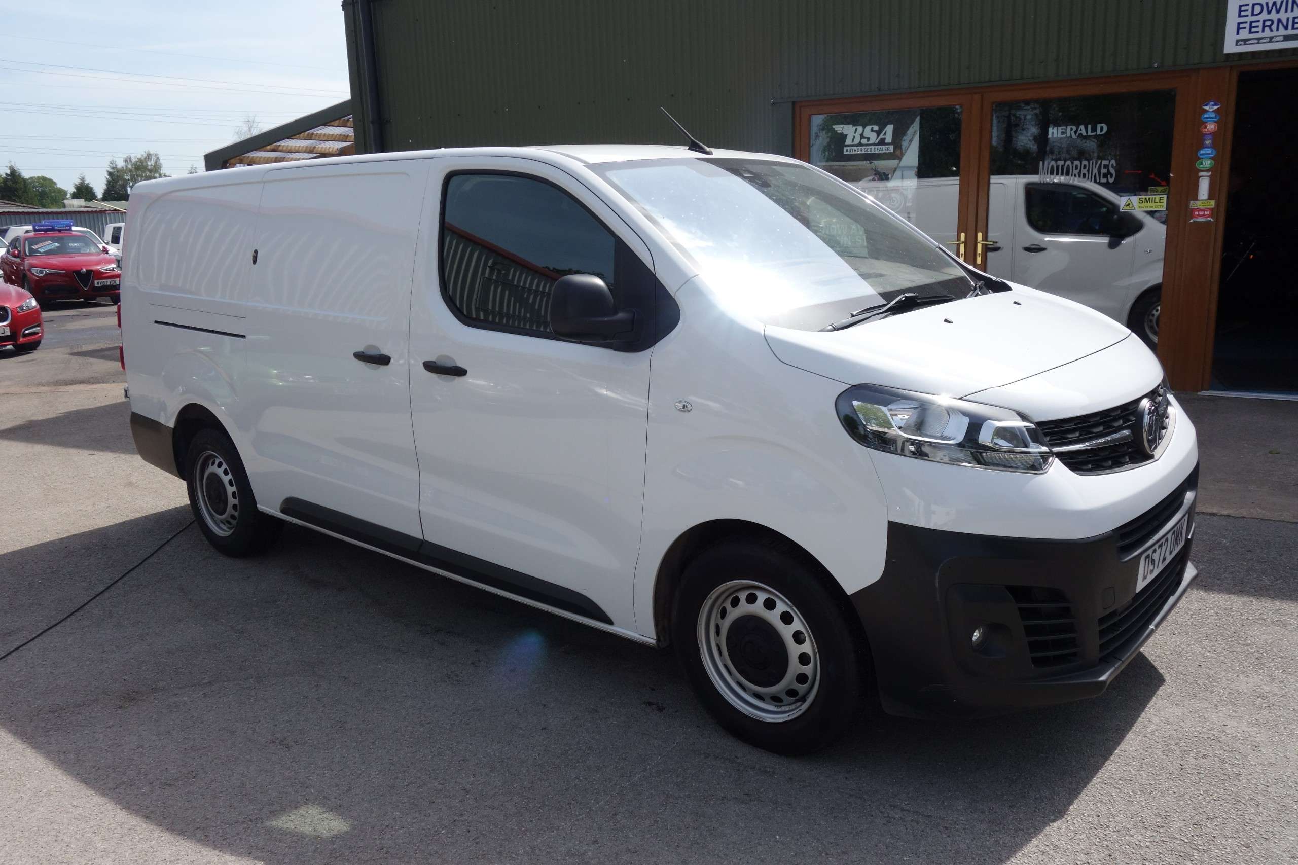 A 2022 VAUXHALL VIVARO 1.5 Turbo D 2900 Dynamic Panel Van 6dr Diesel Manual L2 H1 Euro 6 (s/s) (100 ps) A 2022 VAUXHALL VIVARO 1.5 Turbo D 2900 Dynamic Panel Van 6dr Diesel Manual L2 H1 Euro 6 (s/s) (100 ps)