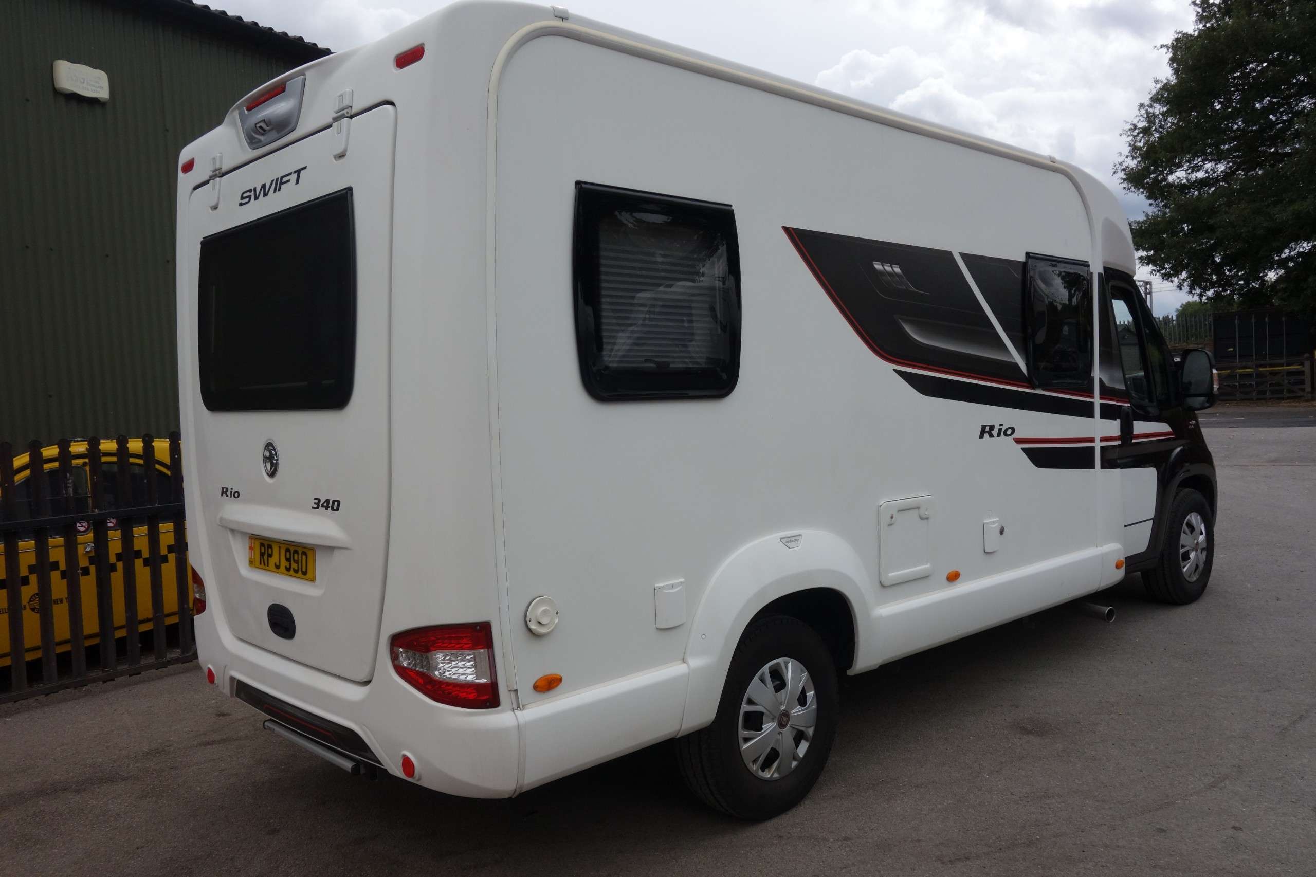 A 2017 SWIFT RIO 340 2 Berth A 2017 SWIFT RIO 340 2 Berth