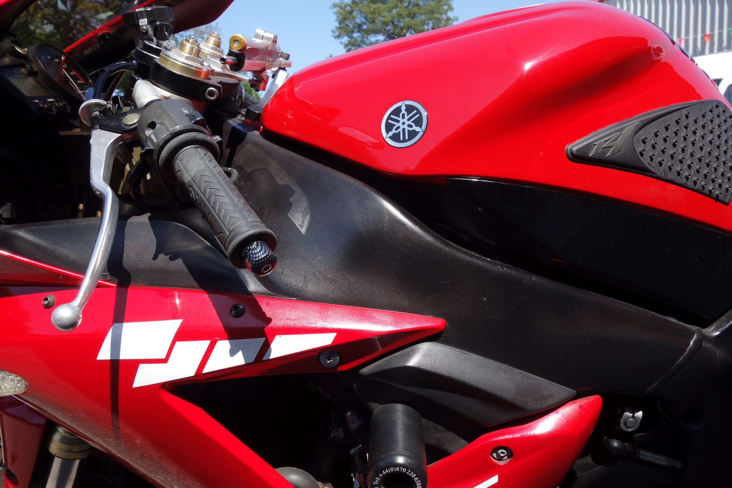 2002 YAMAHA YZF-R1 2002 YAMAHA YZF-R1