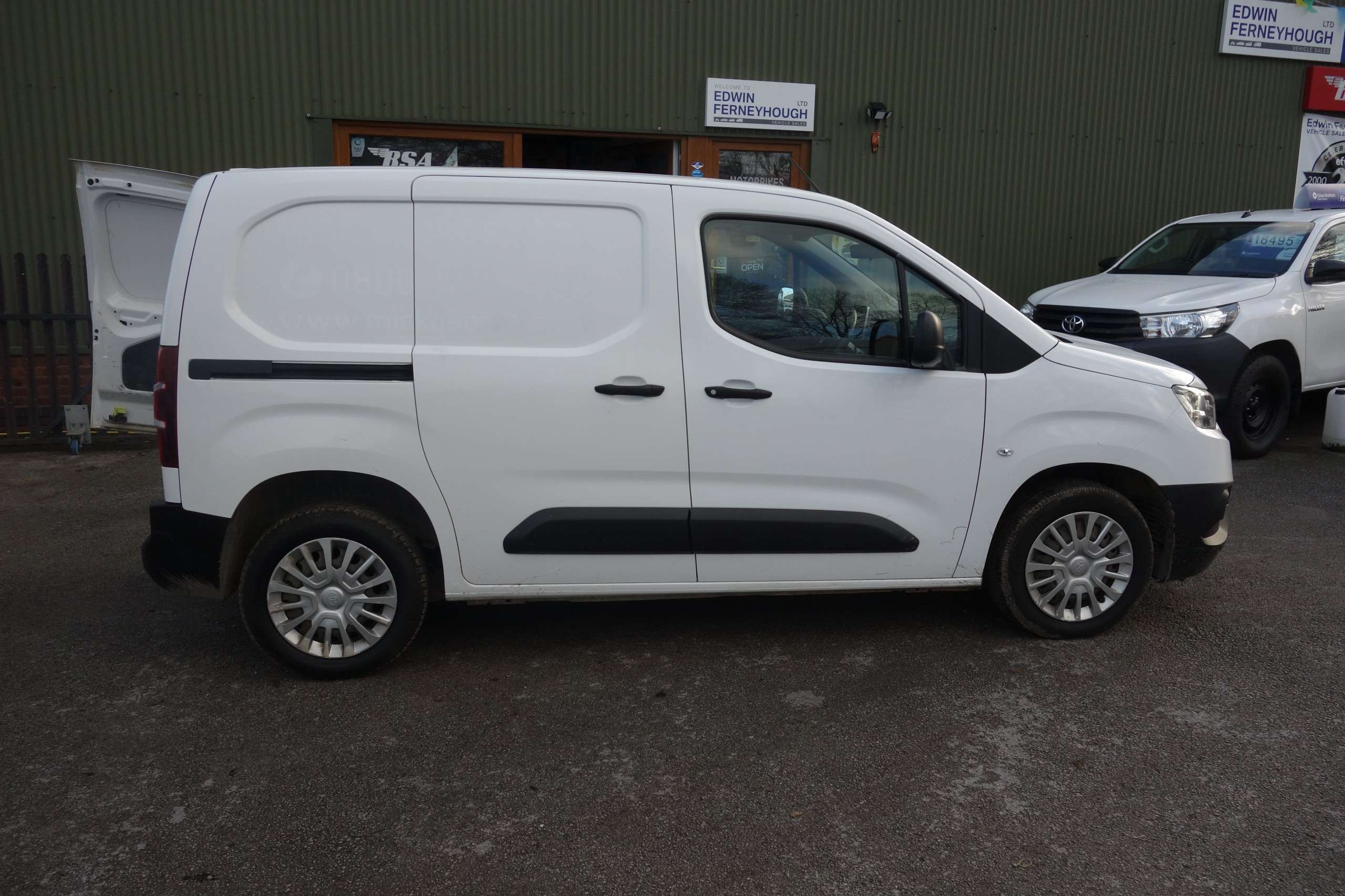 2021 TOYOTA PROACE 2021 TOYOTA PROACE