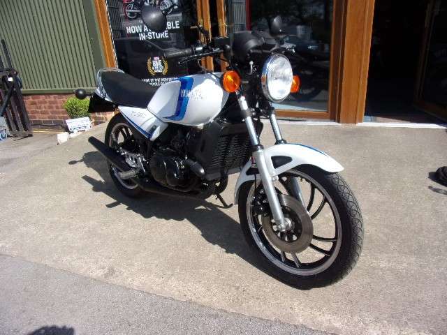 Check out this Yamaha Rd 1981 Petrol Manual