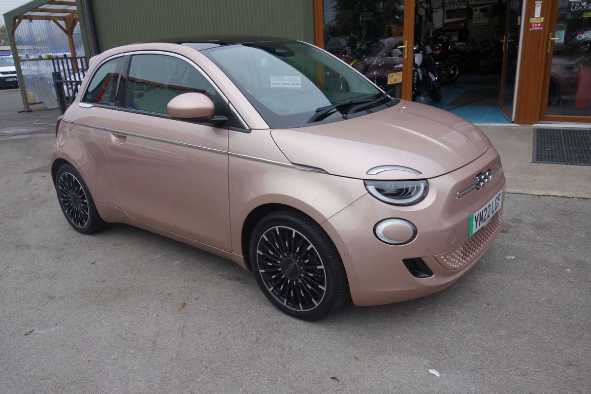 Check out this Fiat 500e 2022 Electric Automatic