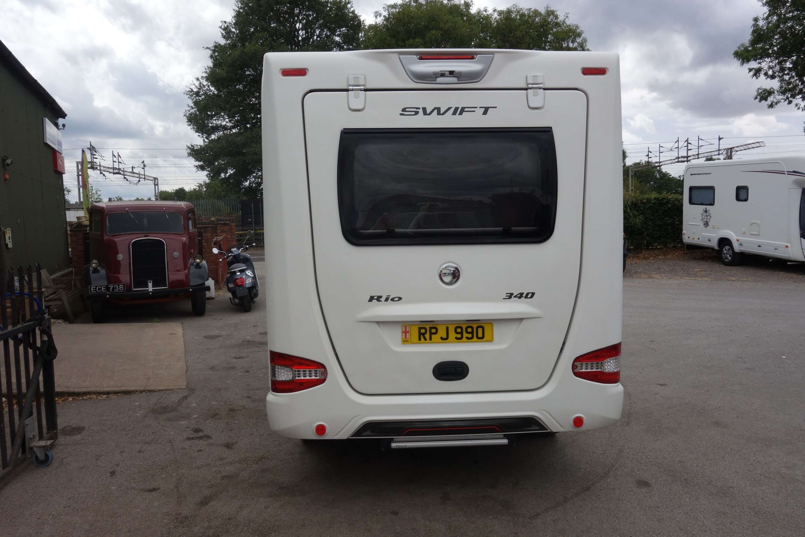 2017 SWIFT RIO 340 2017 SWIFT RIO 340