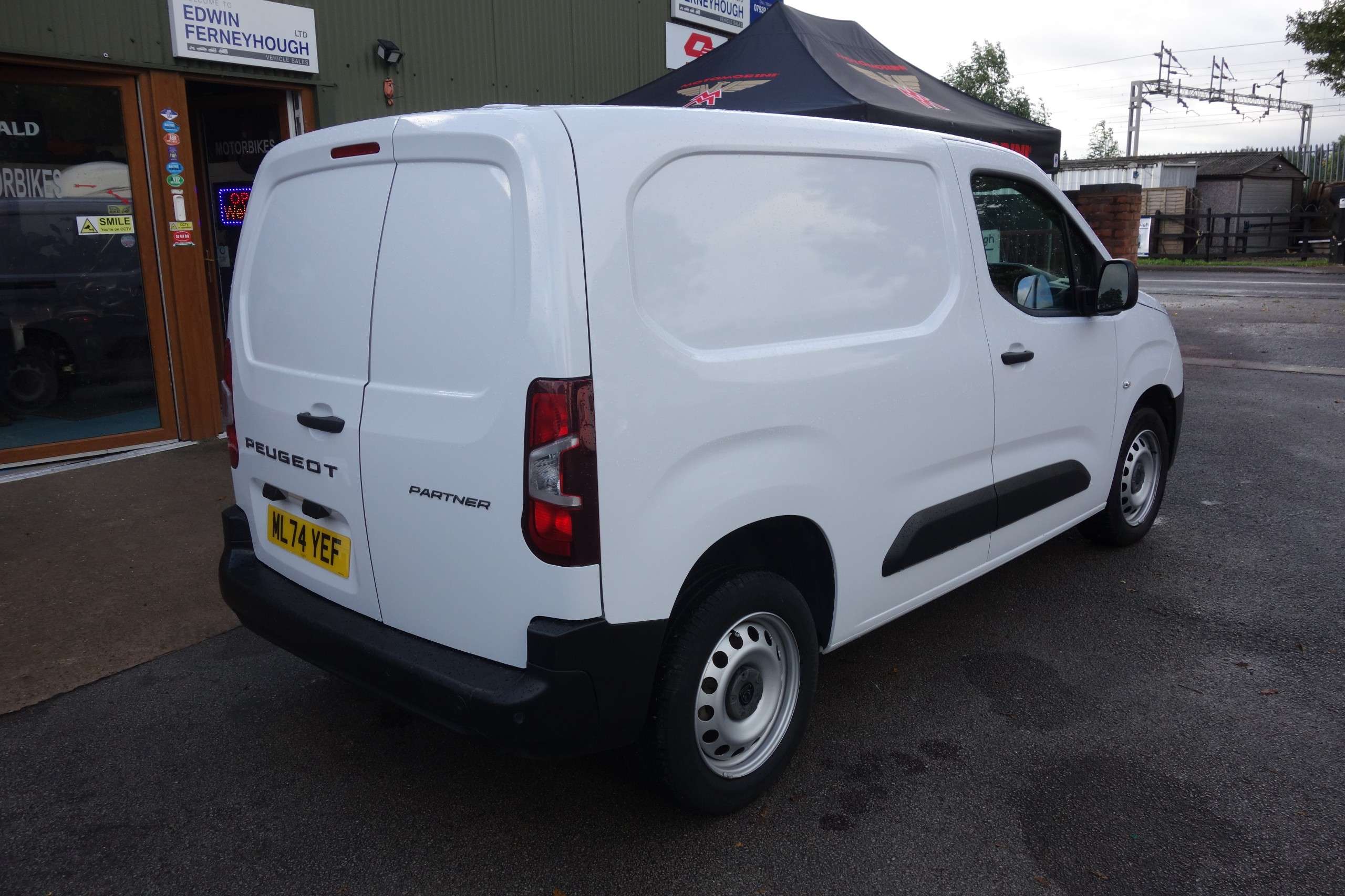 A 2024 PEUGEOT PARTNER 1.5 BlueHDi 1000 Professional Standard Panel Van 5dr Diesel Manual SWB Euro 6 (s/s) (100 ps) A 2024 PEUGEOT PARTNER 1.5 BlueHDi 1000 Professional Standard Panel Van 5dr Diesel Manual SWB Euro 6 (s/s) (100 ps)