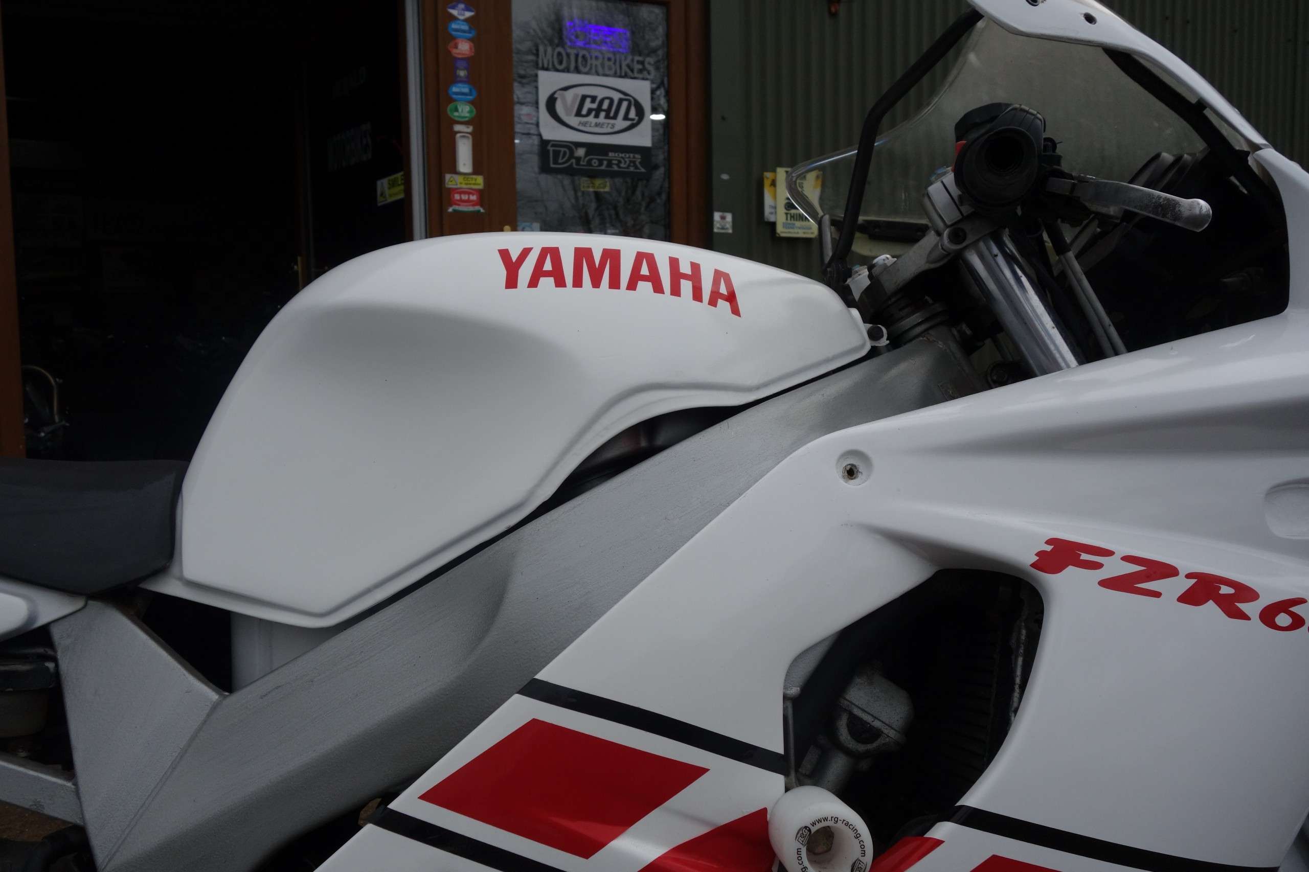 1995 YAMAHA FZR 1995 YAMAHA FZR