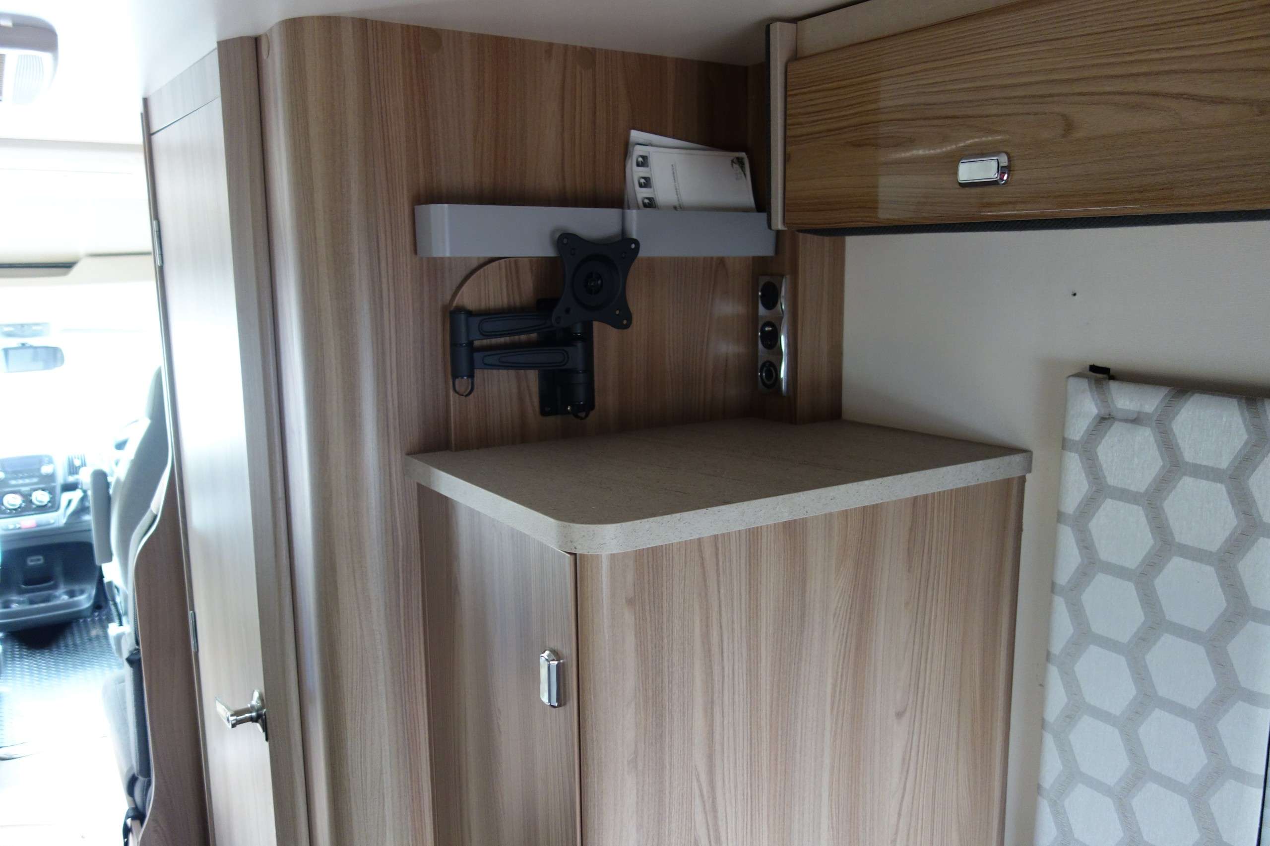 2017 SWIFT RIO 340 2017 SWIFT RIO 340