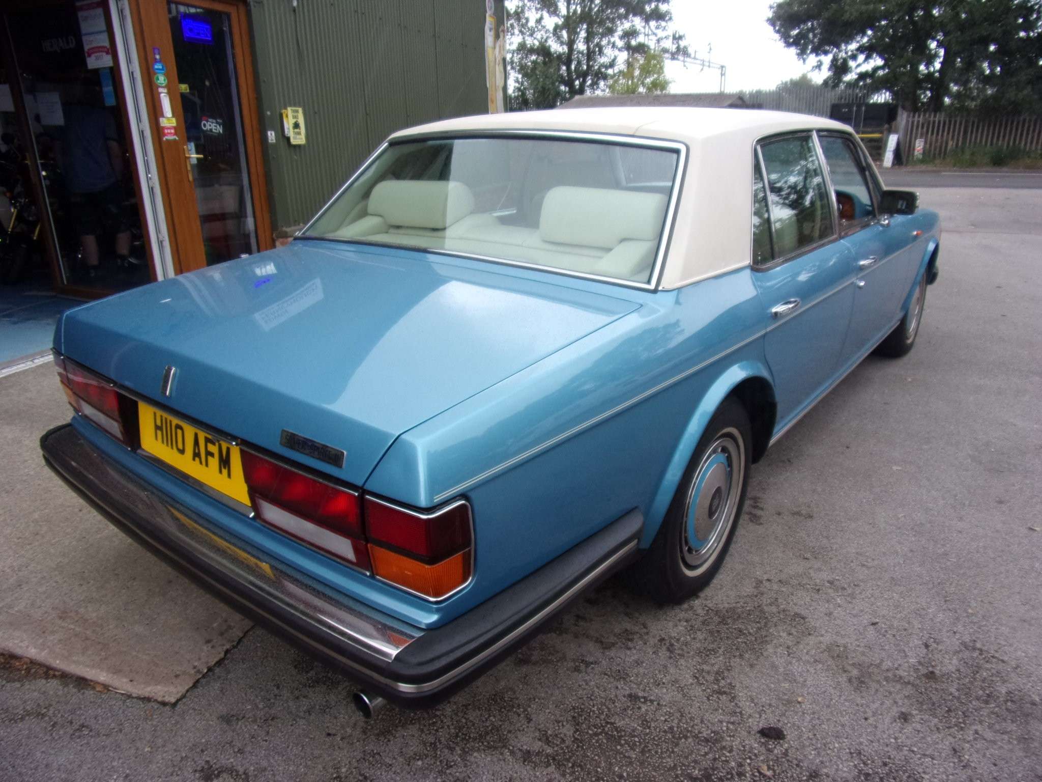 1991 ROLLS-ROYCE SILVER SPIRIT 1991 ROLLS-ROYCE SILVER SPIRIT