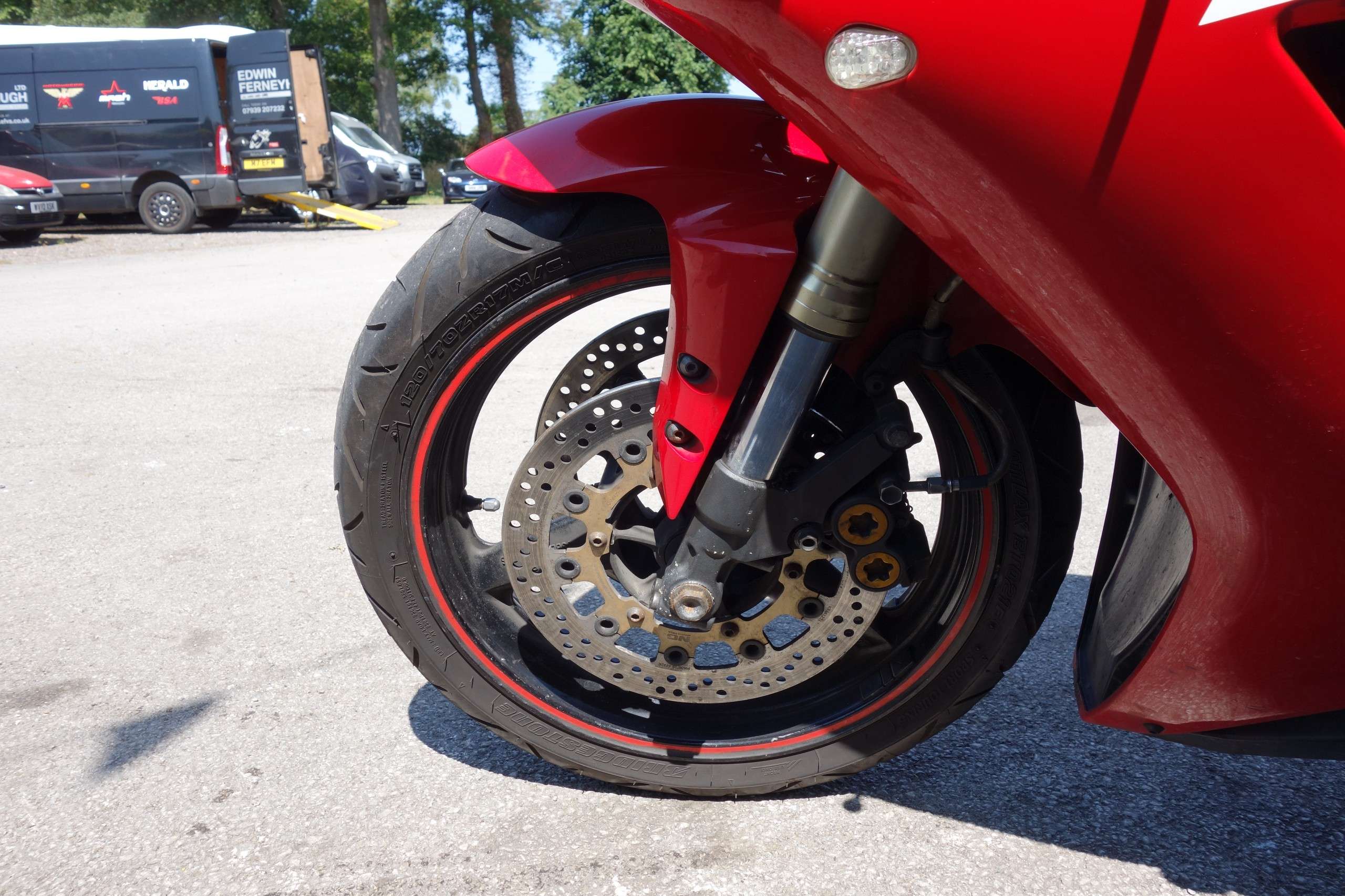 2002 YAMAHA YZF-R1 2002 YAMAHA YZF-R1