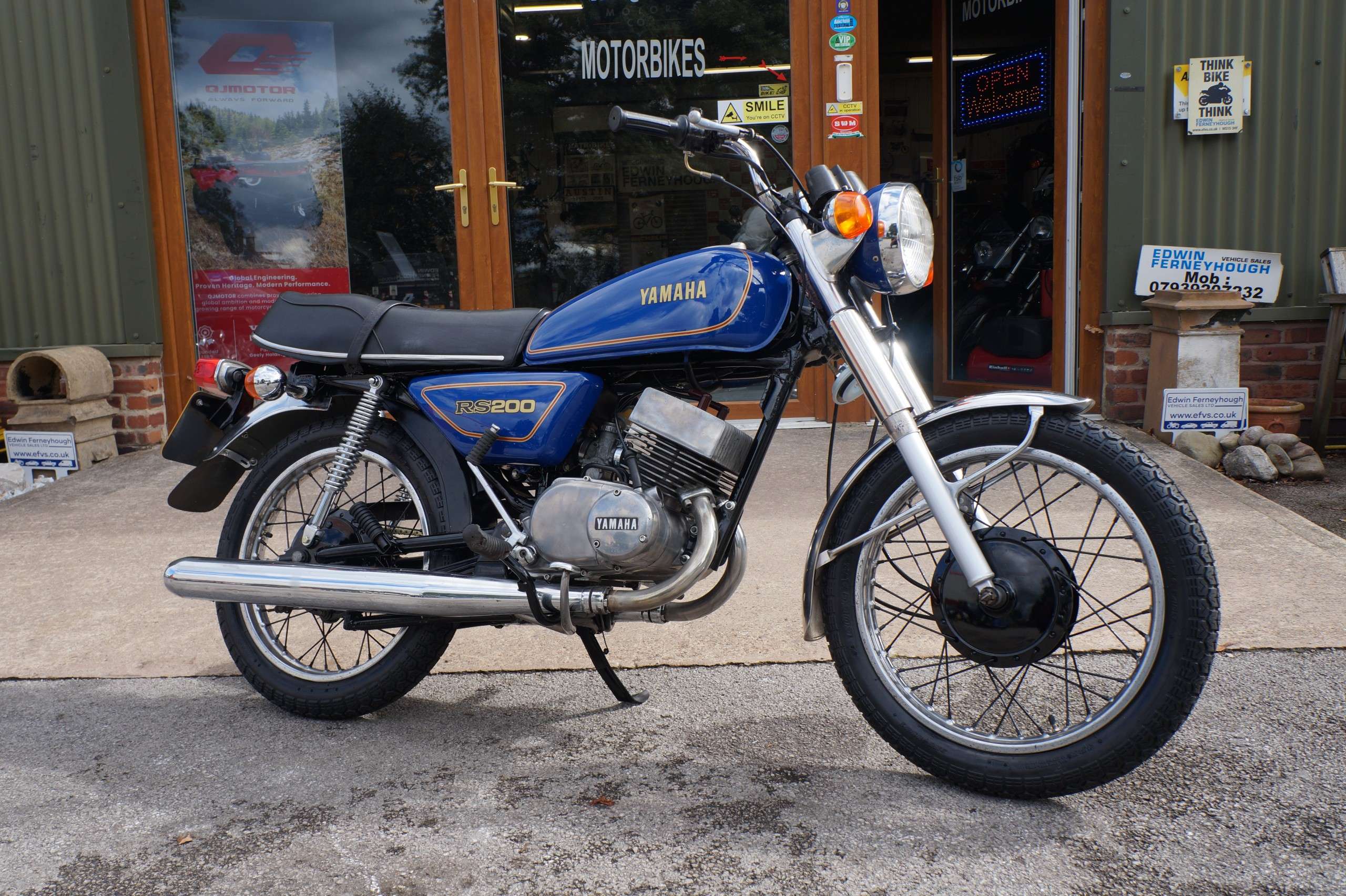 A 1982 YAMAHA RS 200 A 1982 YAMAHA RS 200
