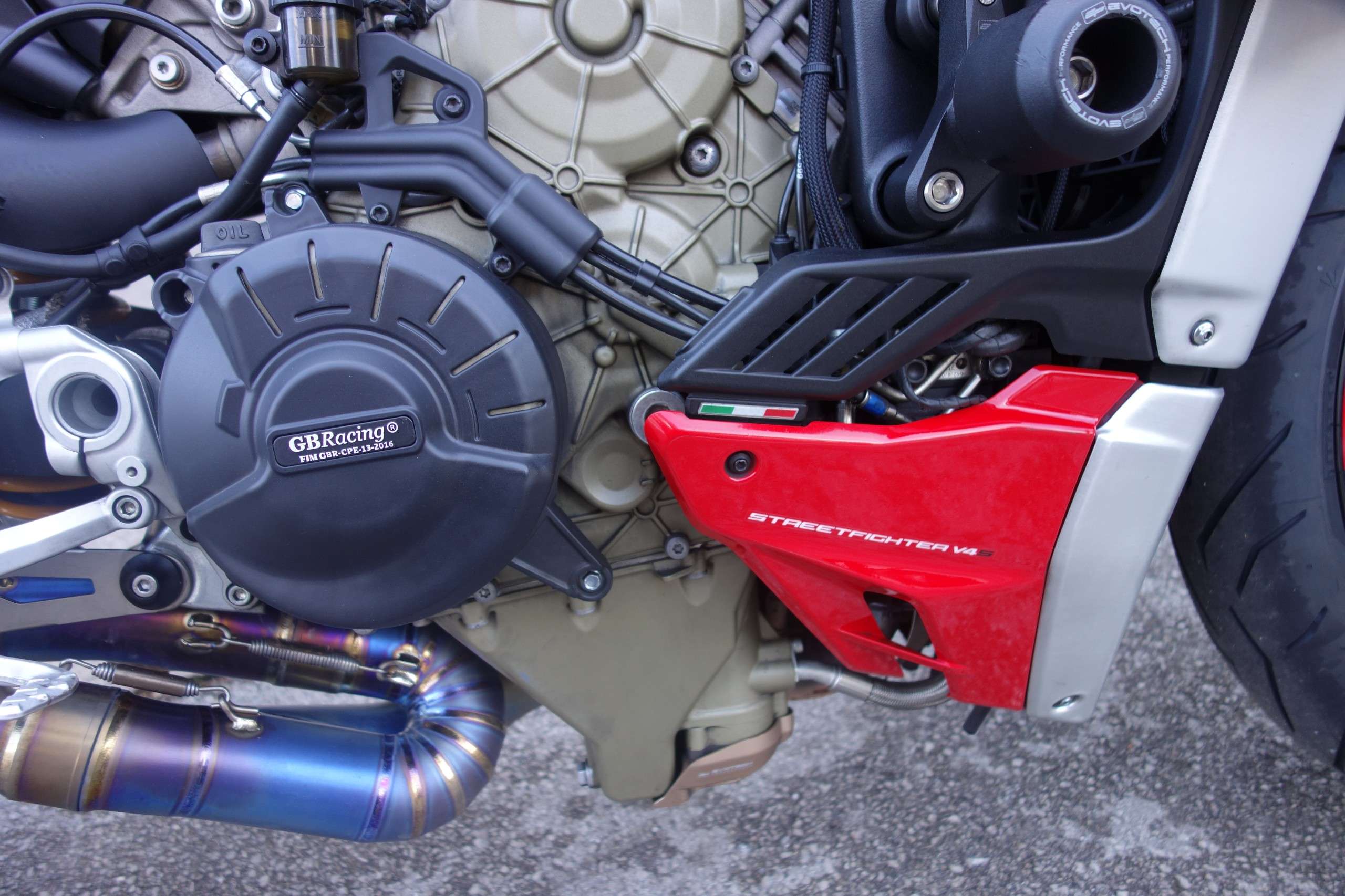 2022 DUCATI STREETFIGHTER V4S 2022 DUCATI STREETFIGHTER V4S