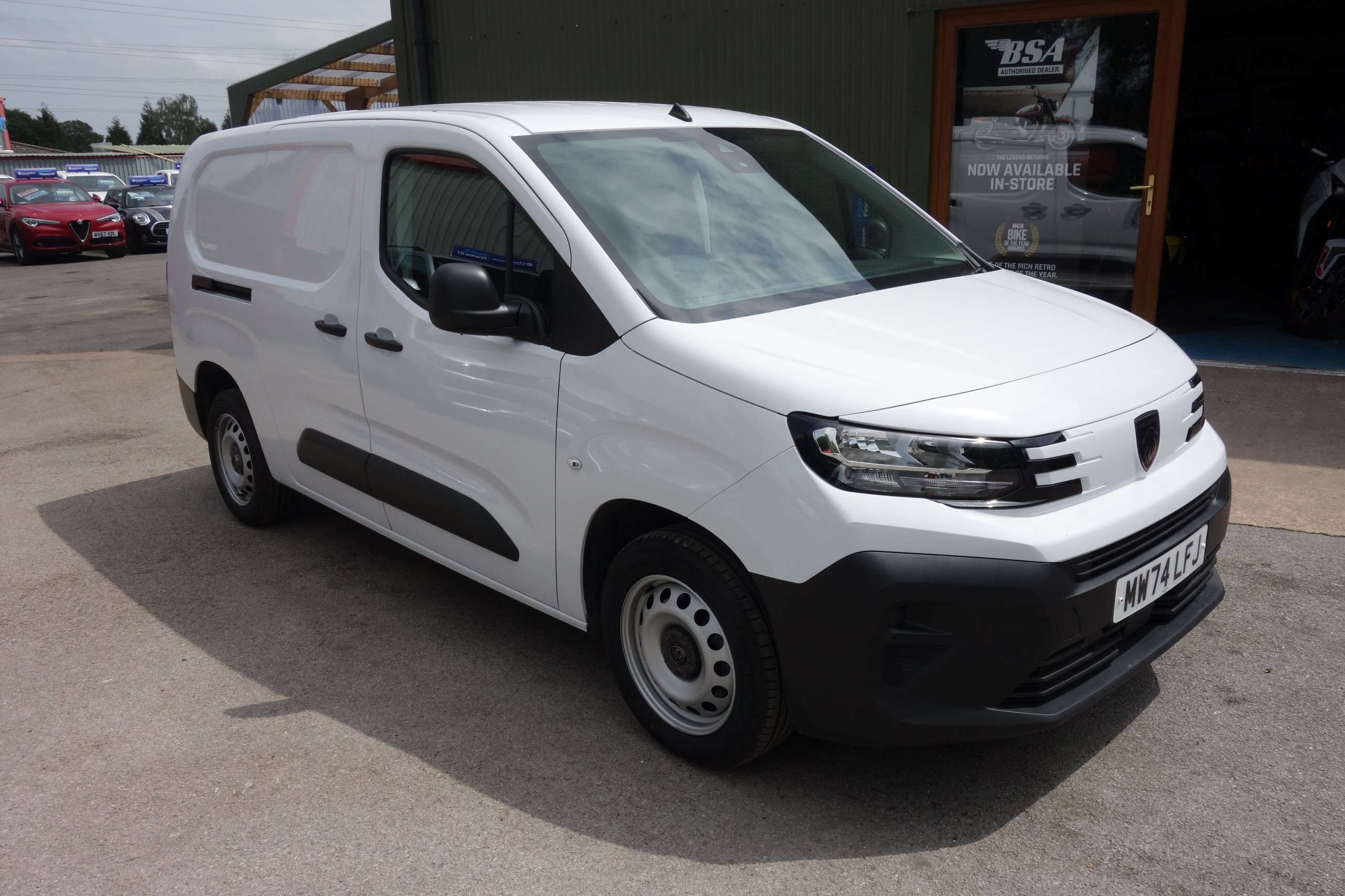 A 2024 PEUGEOT PARTNER 1.5 BlueHDi 950 Professional Long Panel Van 6dr Diesel Manual LWB Euro 6 (s/s) (100 ps) A 2024 PEUGEOT PARTNER 1.5 BlueHDi 950 Professional Long Panel Van 6dr Diesel Manual LWB Euro 6 (s/s) (100 ps)