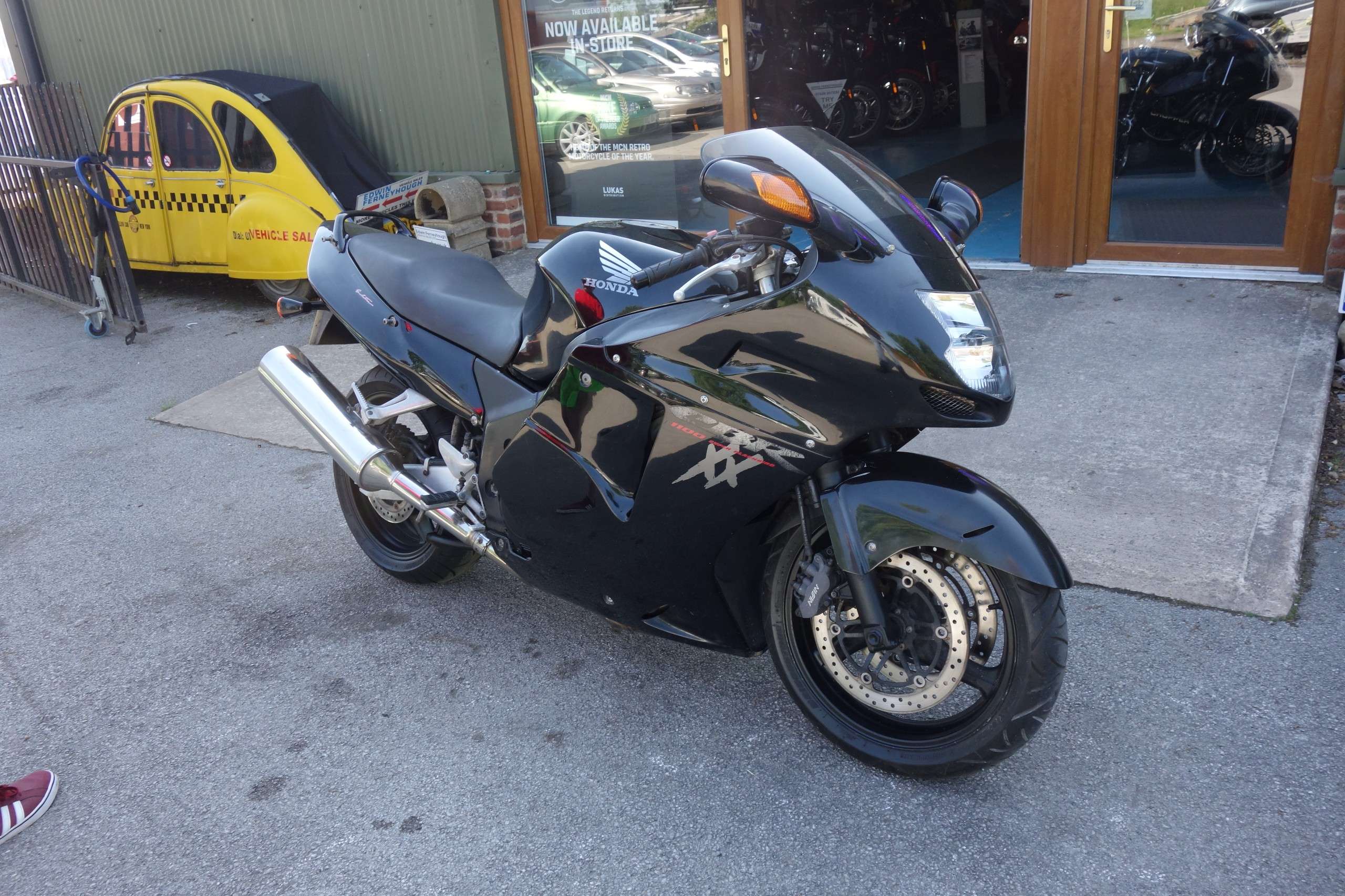 A 1997 HONDA CBR1100XX Super Blackbird A 1997 HONDA CBR1100XX Super Blackbird