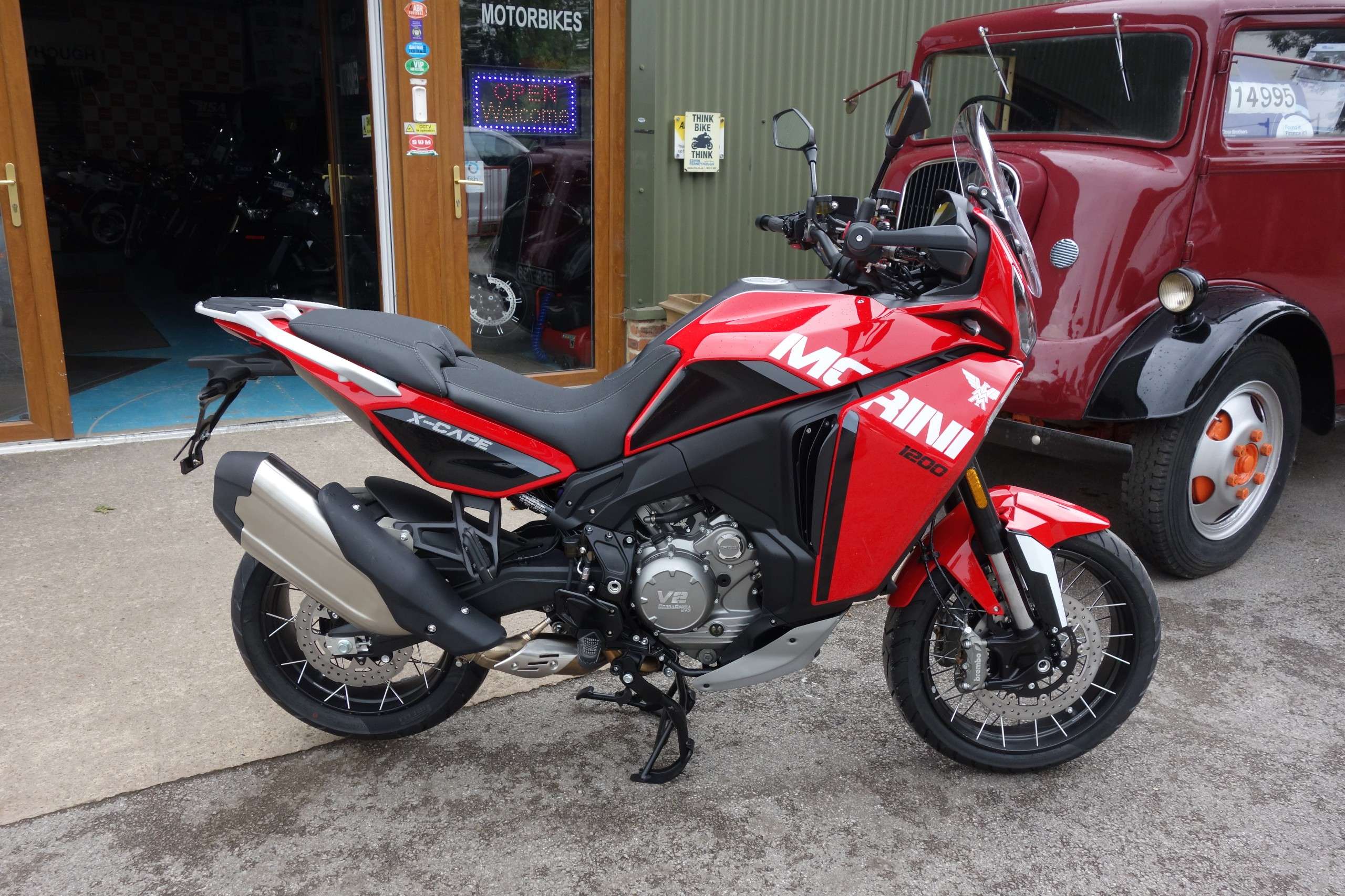 A 2026 MOTO MORINI X-CAPE 1200 A 2026 MOTO MORINI X-CAPE 1200