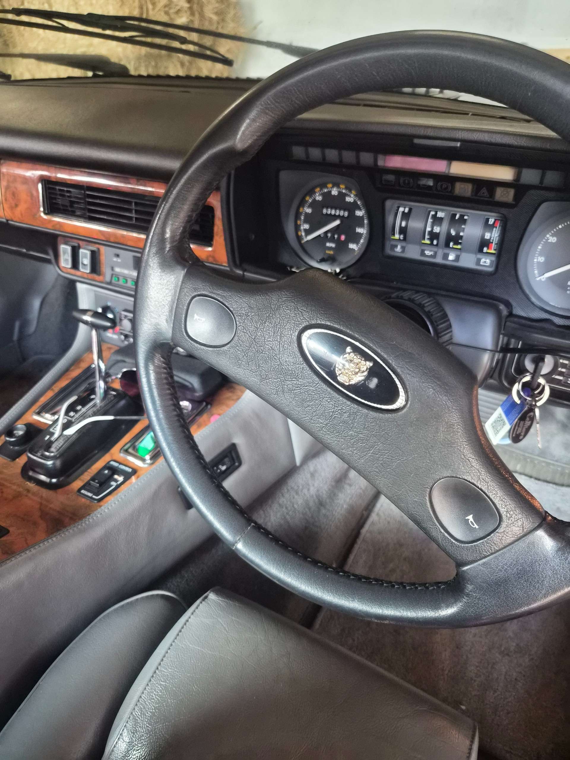 A 1988 JAGUAR XJS V12 5.3 A 1988 JAGUAR XJS V12 5.3