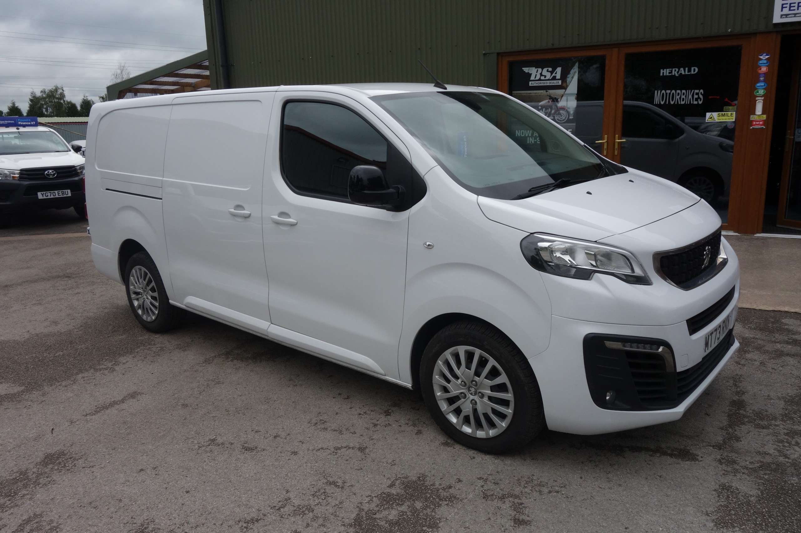 A 2023 PEUGEOT EXPERT 1.5 BlueHDi 1000 Asphalt Premium + Long Panel Van 6dr Diesel Manual LWB Euro 6 (s/s) (100 bhp) A 2023 PEUGEOT EXPERT 1.5 BlueHDi 1000 Asphalt Premium + Long Panel Van 6dr Diesel Manual LWB Euro 6 (s/s) (100 bhp)