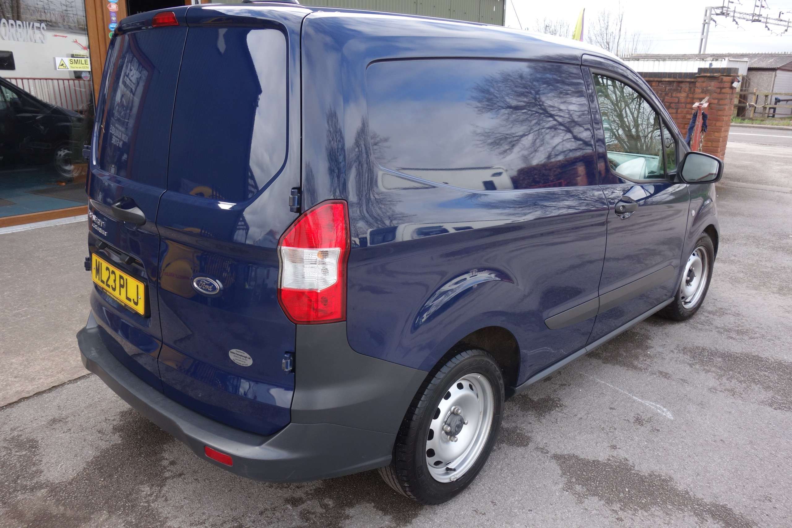 A 2023 FORD TRANSIT COURIER 1.0 EcoBoost Leader Panel Van 5dr Petrol Manual L1 Euro 6 (s/s) (100 ps) A 2023 FORD TRANSIT COURIER 1.0 EcoBoost Leader Panel Van 5dr Petrol Manual L1 Euro 6 (s/s) (100 ps)