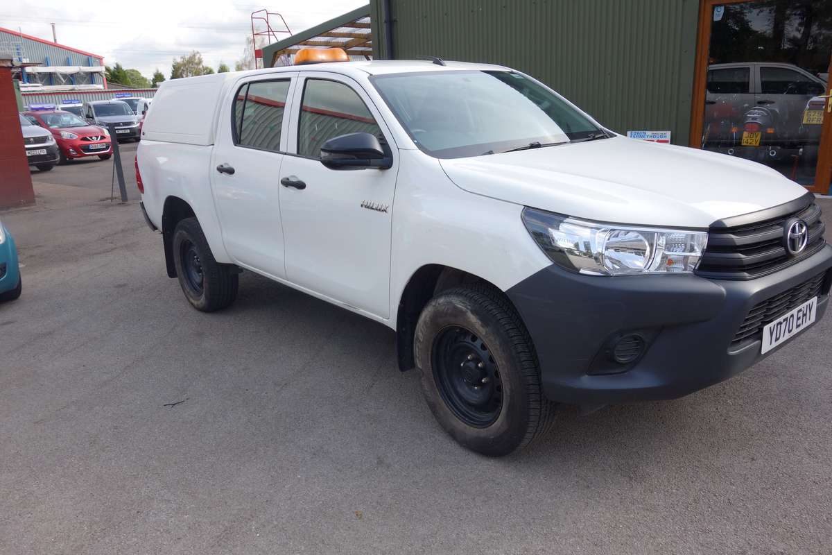 Check out this Toyota Hilux 2020 Diesel Manual