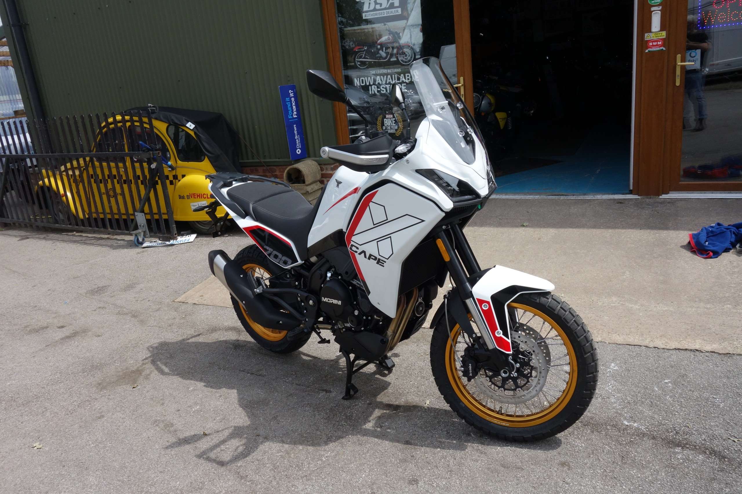 A 2026 MOTO MORINI X-CAPE 700 A 2026 MOTO MORINI X-CAPE 700