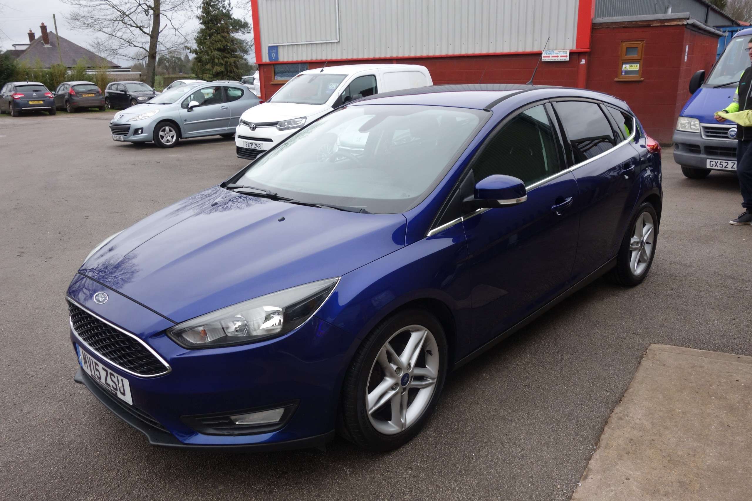 A 2015 FORD FOCUS 1.5 TDCi Zetec Hatchback 5dr Diesel Manual Euro 6 (s/s) (120 ps) A 2015 FORD FOCUS 1.5 TDCi Zetec Hatchback 5dr Diesel Manual Euro 6 (s/s) (120 ps)