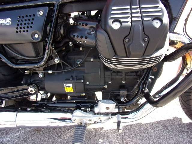 2016 MOTO GUZZI V9 2016 MOTO GUZZI V9