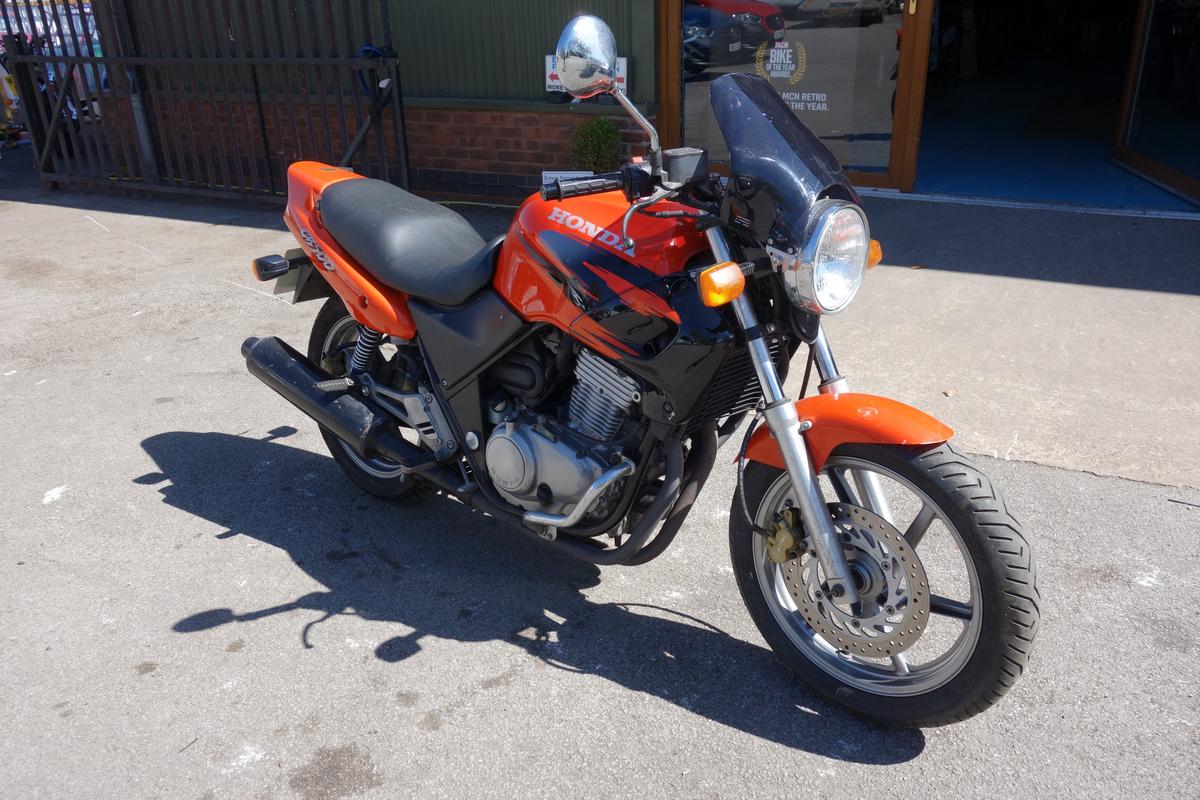Check out this Honda Cb 1999 Petrol Manual