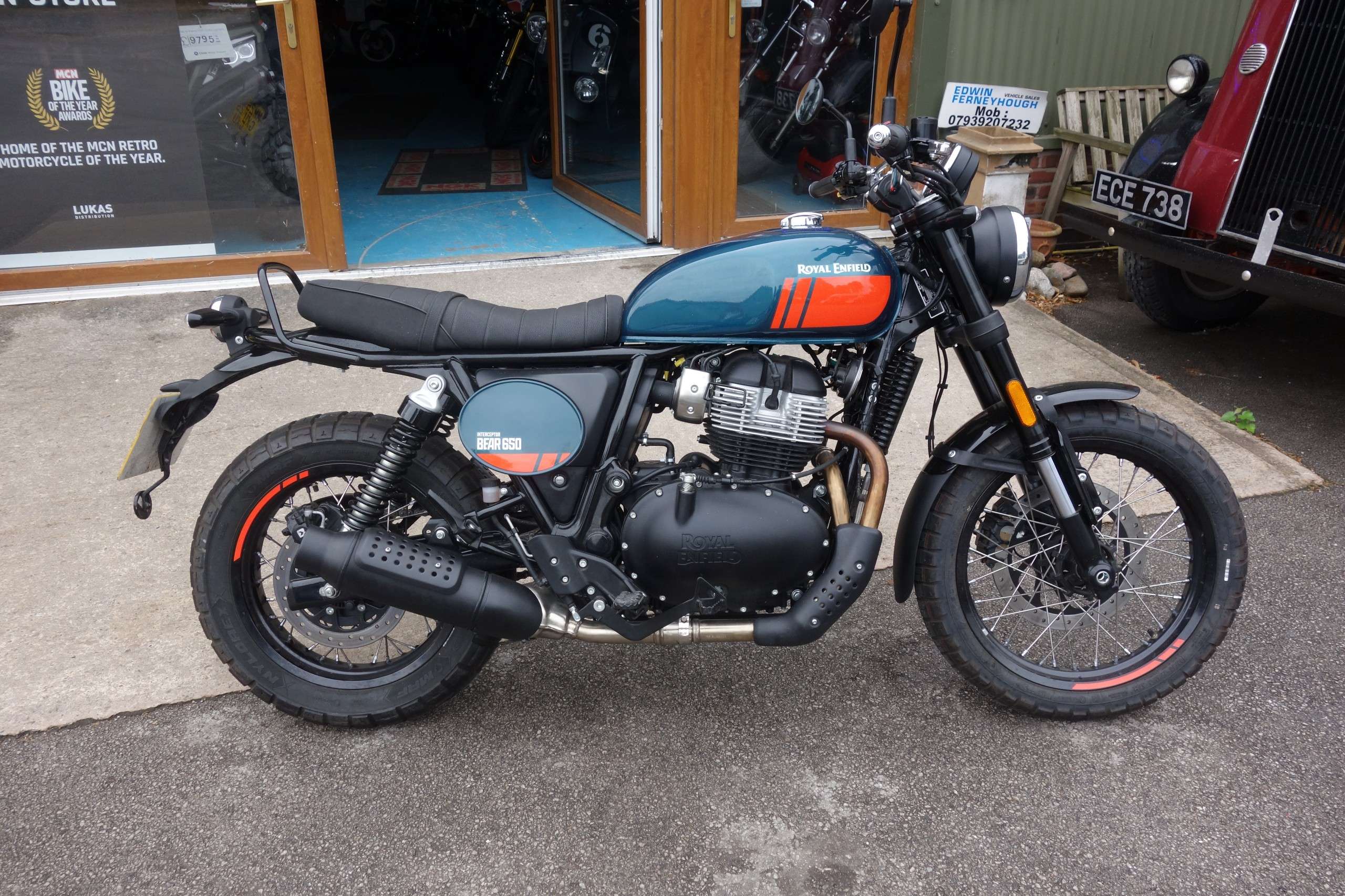 A 2025 ROYAL ENFIELD INTERCEPTOR 650 BEAR 650 Roadster/Retro Petrol Constant mesh Euro 5 (47 ps) A 2025 ROYAL ENFIELD INTERCEPTOR 650 BEAR 650 Roadster/Retro Petrol Constant mesh Euro 5 (47 ps)