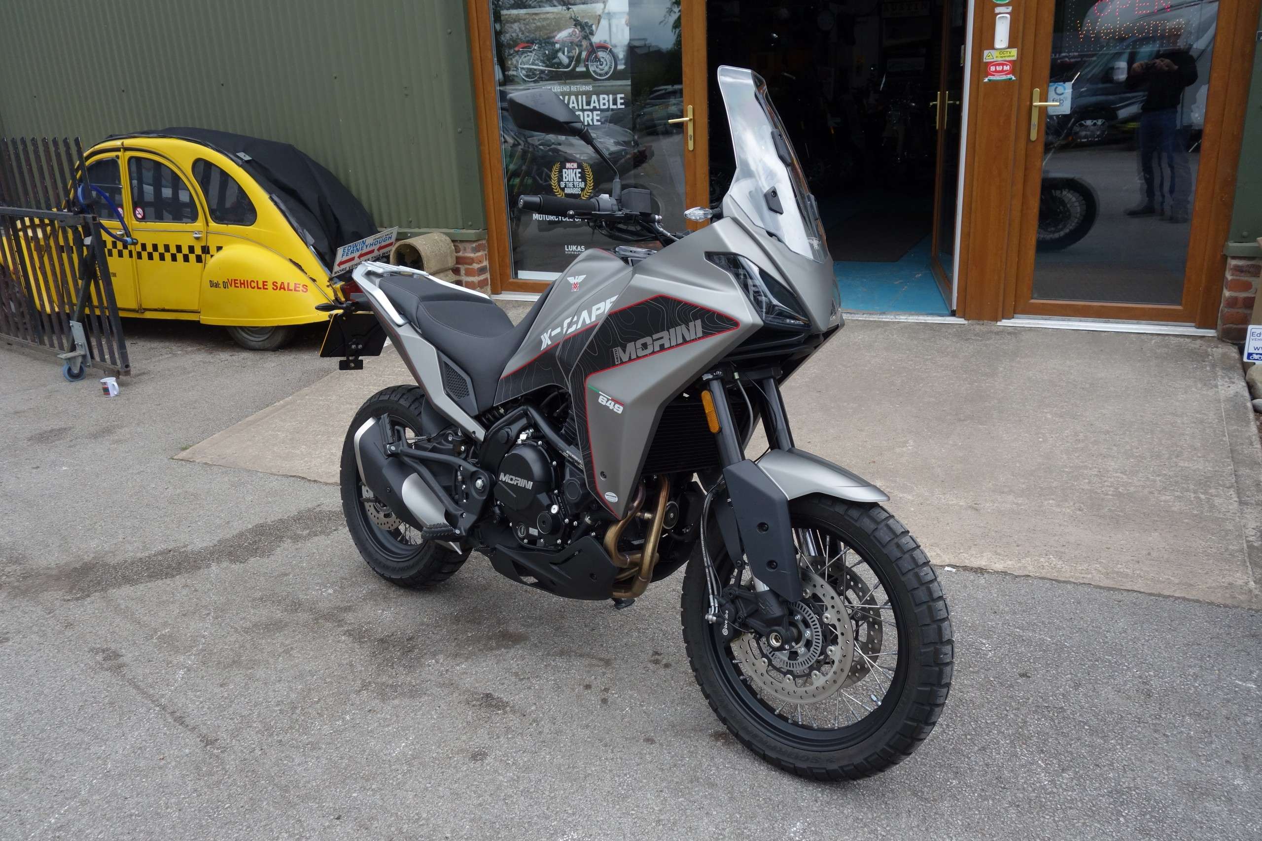 A 2025 MOTO MORINI X-CAPE 650 Adventure Petrol Manual Euro 5 (59 ps) A 2025 MOTO MORINI X-CAPE 650 Adventure Petrol Manual Euro 5 (59 ps)