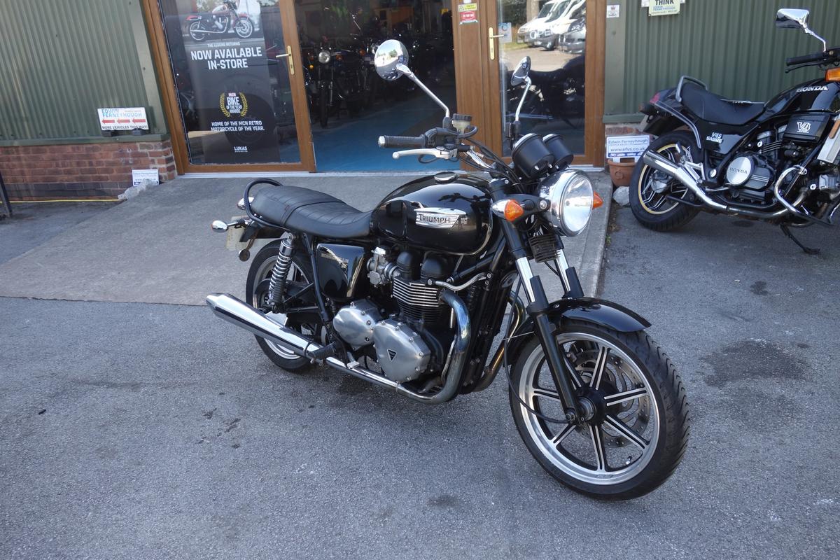 Check out this Triumph Bonneville 2009 Petrol Manual