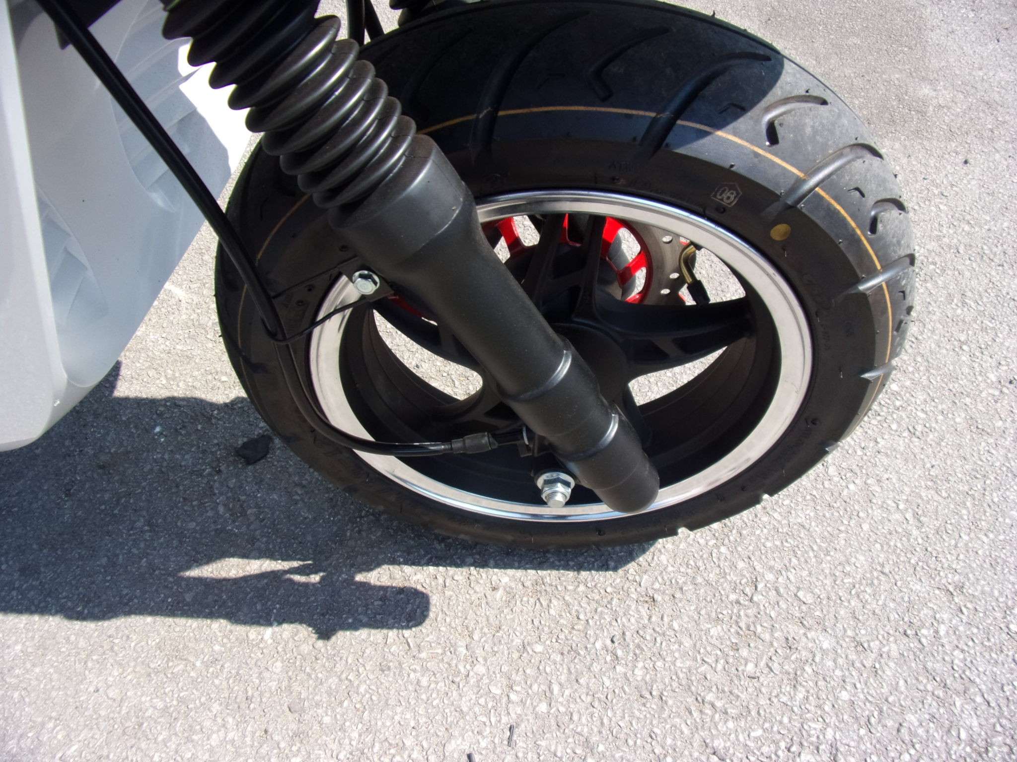 A 2023 YAMASAKI BWS 125 Yamimoto Scooter Petrol CVT Euro 5 (8 ps) A 2023 YAMASAKI BWS 125 Yamimoto Scooter Petrol CVT Euro 5 (8 ps)