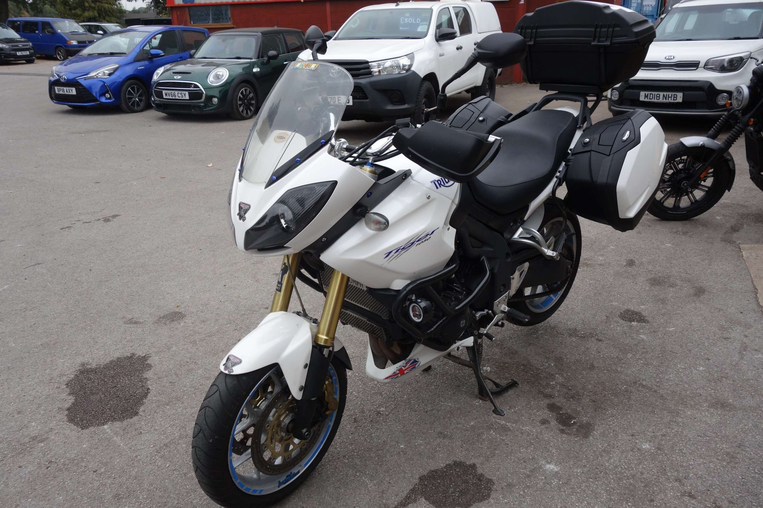 2011 TRIUMPH TIGER 2011 TRIUMPH TIGER