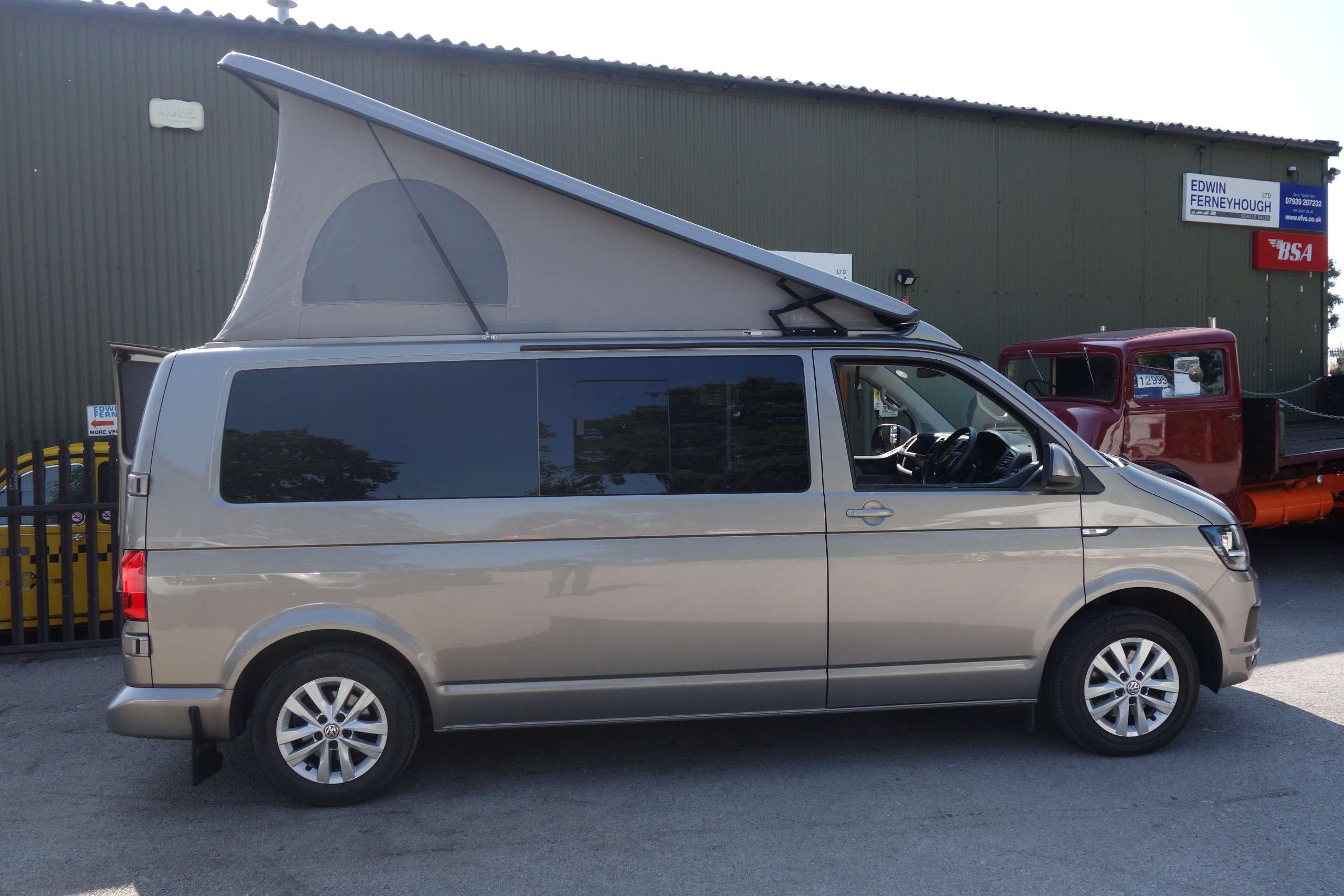 A 2016 VOLKSWAGEN TRANSPORTER 2.0 TDI T30 BlueMotion Tech Highline 5dr Diesel Manual FWD LWB Euro 6 (s/s) (102 ps) A 2016 VOLKSWAGEN TRANSPORTER 2.0 TDI T30 BlueMotion Tech Highline 5dr Diesel Manual FWD LWB Euro 6 (s/s) (102 ps)