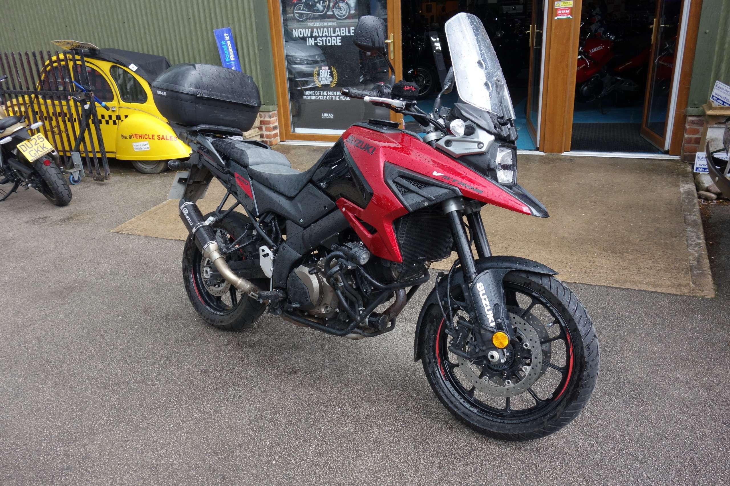 A 2021 SUZUKI V-STROM 1050 Adventure Petrol Manual Euro 5 (107 ps) A 2021 SUZUKI V-STROM 1050 Adventure Petrol Manual Euro 5 (107 ps)