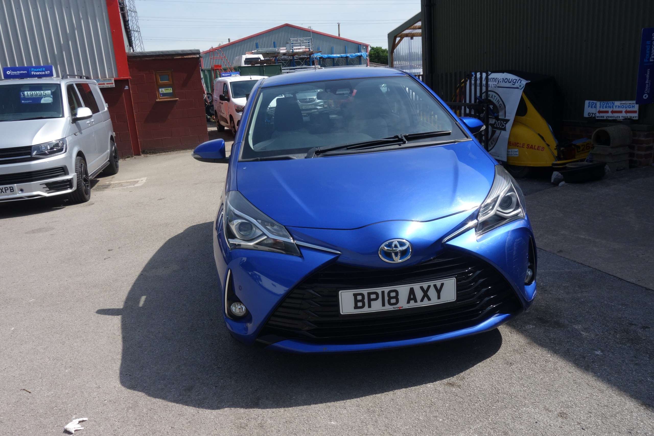 A 2018 TOYOTA YARIS 1.5 VVT-h Icon Tech Hatchback 5dr Petrol Hybrid E-CVT Euro 6 (s/s) (100 ps) A 2018 TOYOTA YARIS 1.5 VVT-h Icon Tech Hatchback 5dr Petrol Hybrid E-CVT Euro 6 (s/s) (100 ps)