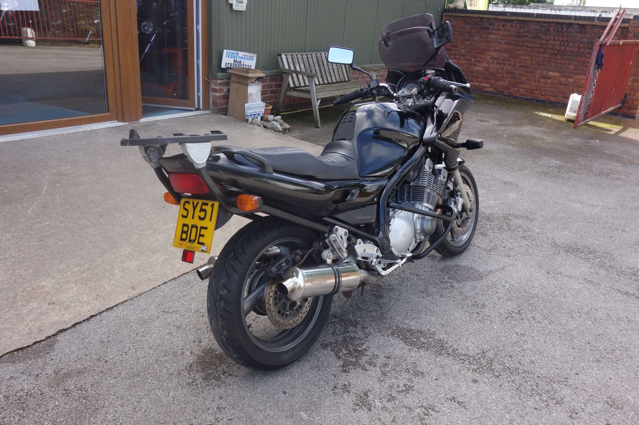 A 2001 YAMAHA XJ 900 Diversion A 2001 YAMAHA XJ 900 Diversion